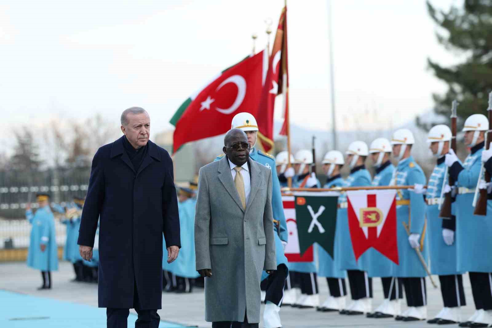 Cumhurbaşkanı Erdoğan, Nijerya Cumhurbaşkanı Tinubu’yu törenle karşıladı
