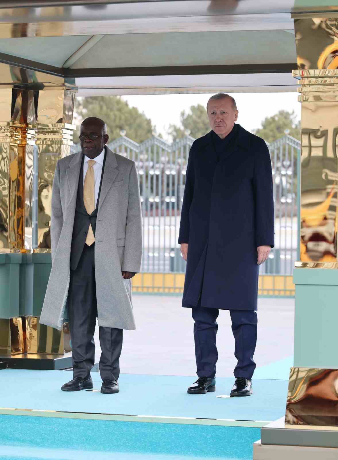 Cumhurbaşkanı Erdoğan, Nijerya Cumhurbaşkanı Tinubu’yu törenle karşıladı

