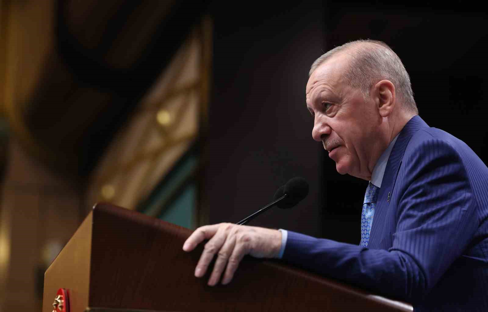 Cumhurbaşkanı Erdoğan: "Okullarımızın güvenliği meselesi önceliklerimizin en başındadır. Burada en küçük bir taviz söz konusu değildir ve olmayacaktır"
