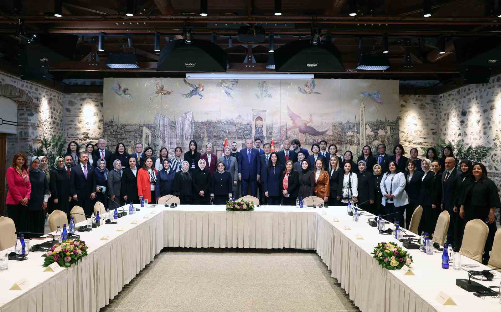 Cumhurbaşkanı Erdoğan: "Ortadoğu coğrafyası son yıllarda, gerçekten sancılı, sıkıntılı ve karanlık günler yaşıyor"
