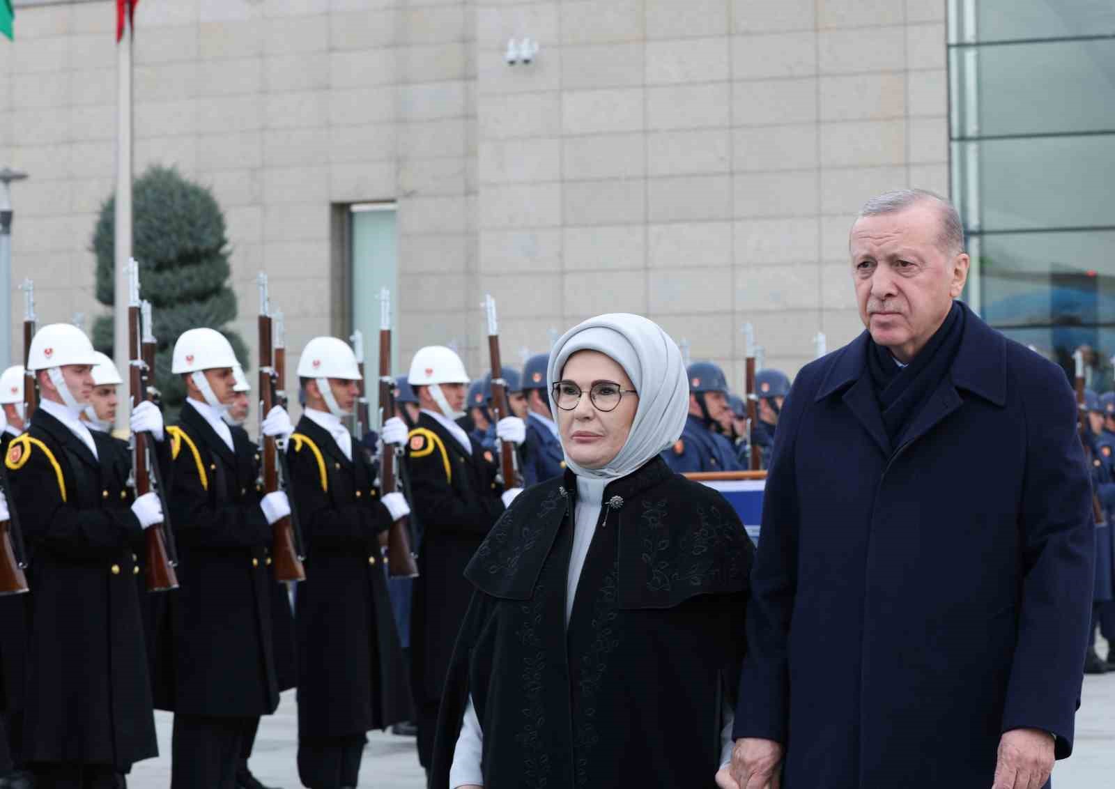 Cumhurbaşkanı Erdoğan, Özbekistan Cumhurbaşkanı Mirziyoyev’i havalimanında karşıladı
