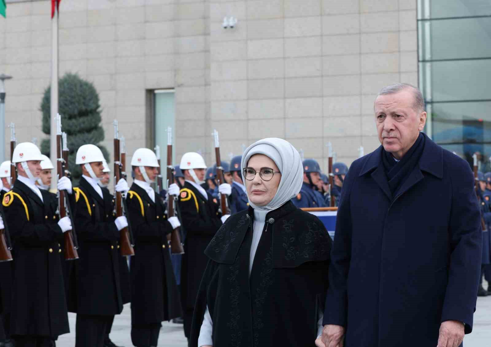 Cumhurbaşkanı Erdoğan, Özbekistan Cumhurbaşkanı Mirziyoyev’i törenle karşıladı
