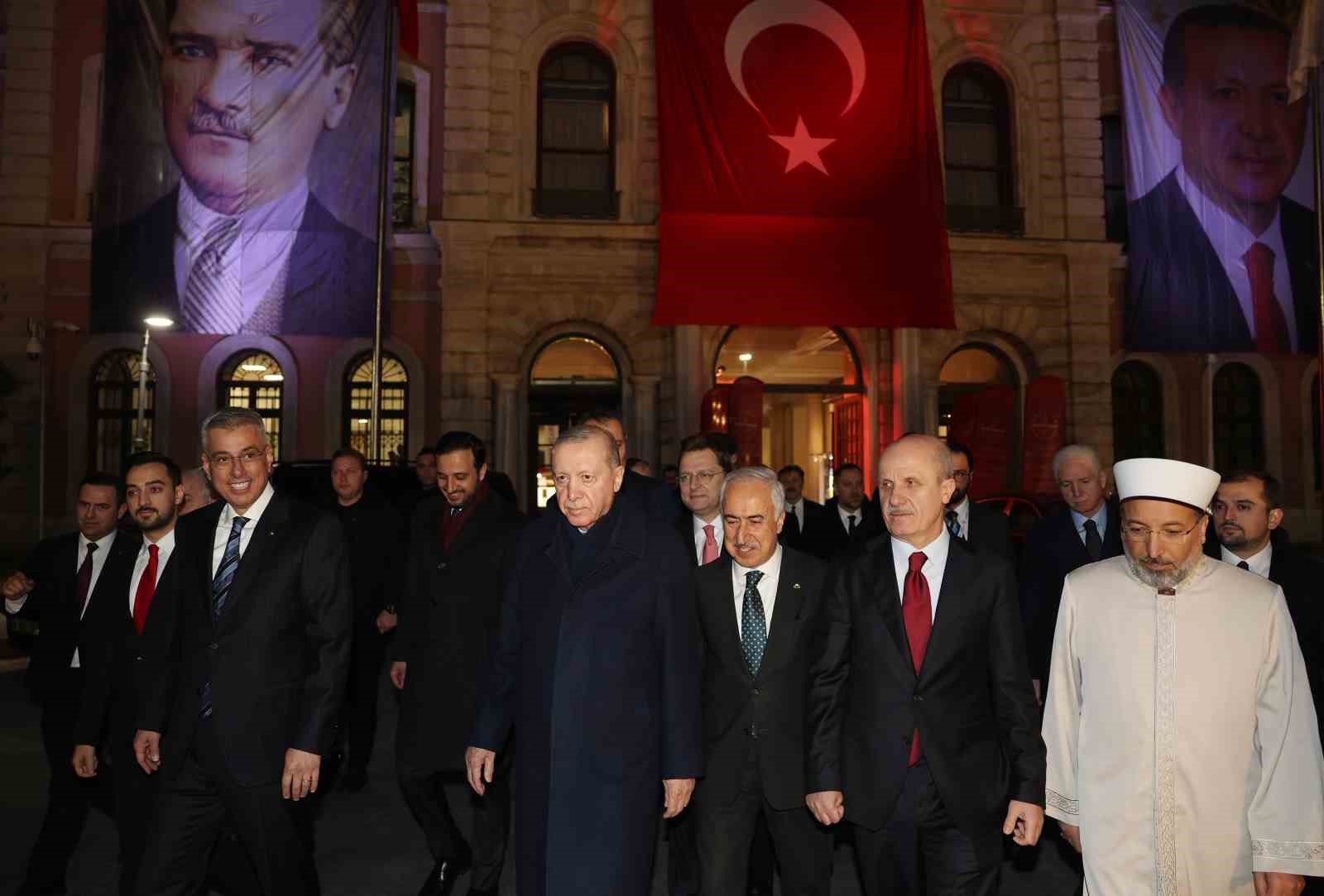 Cumhurbaşkanı Erdoğan: "Sağlık sistemimiz bugün, hiç olmadığı kadar güçlüdür, dayanıklıdır"
Cumhurbaşkanı Erdoğan: "Sağlık sistemimiz bugün, hiç olmadığı kadar güçlüdür, dayanıklıdır"