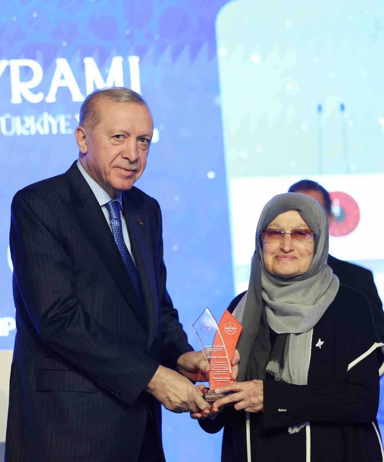 Cumhurbaşkanı Erdoğan: "Sağlık sistemimiz bugün, hiç olmadığı kadar güçlüdür, dayanıklıdır"
Cumhurbaşkanı Erdoğan: "Sağlık sistemimiz bugün, hiç olmadığı kadar güçlüdür, dayanıklıdır"