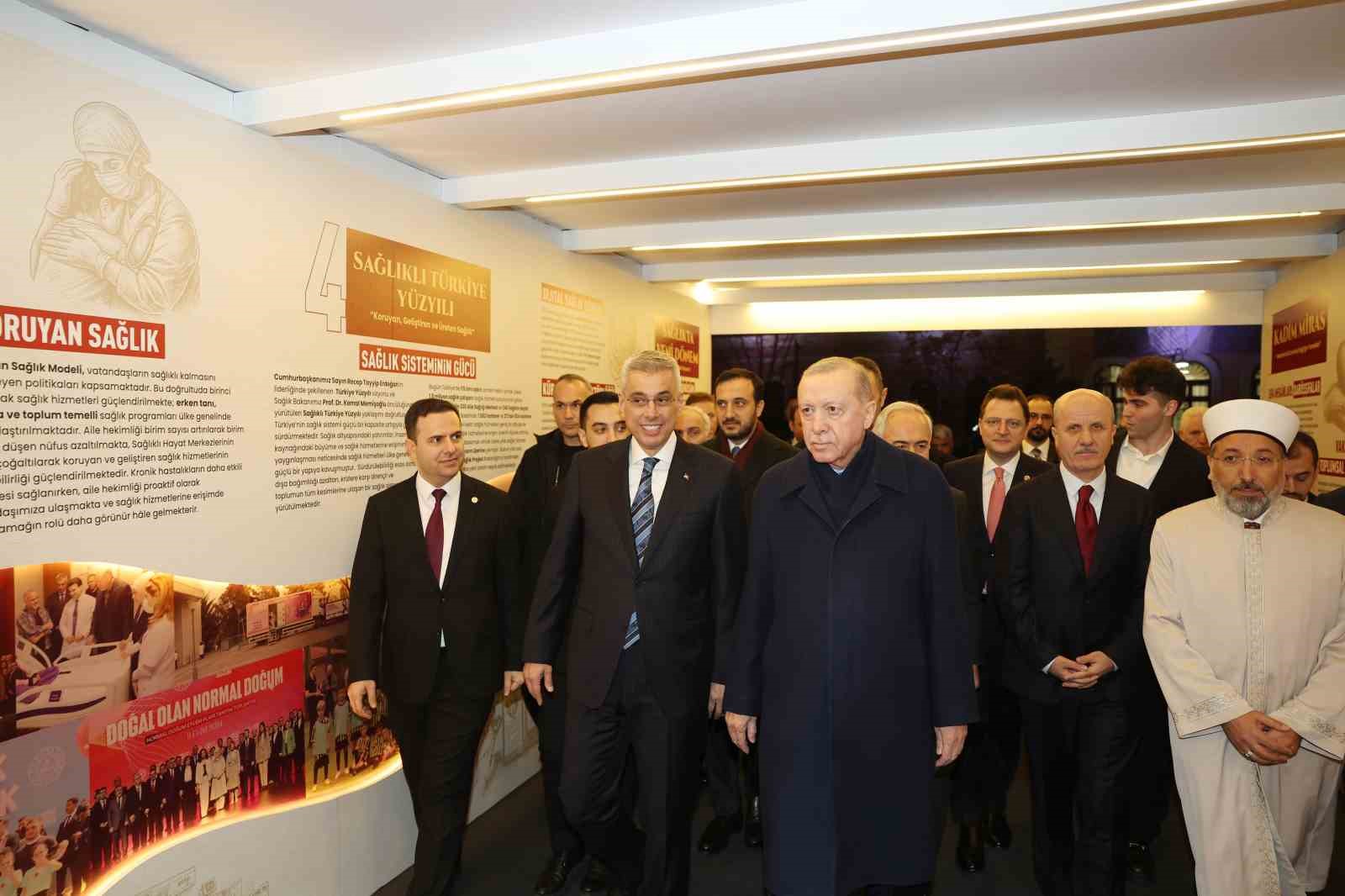 Cumhurbaşkanı Erdoğan: "Sağlık sistemimiz bugün, hiç olmadığı kadar güçlüdür, dayanıklıdır"
Cumhurbaşkanı Erdoğan: "Sağlık sistemimiz bugün, hiç olmadığı kadar güçlüdür, dayanıklıdır"