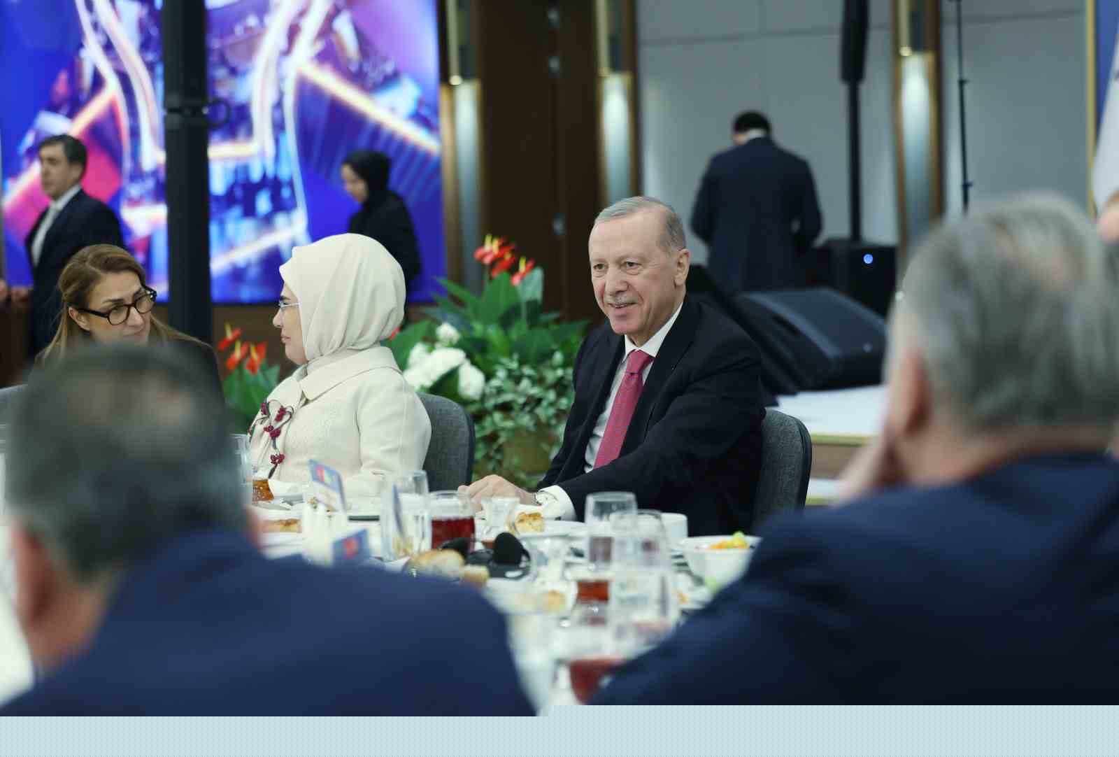 Cumhurbaşkanı Erdoğan: "Savaş uzadıkça maalesef tablo daha da kötüleşecektir"
