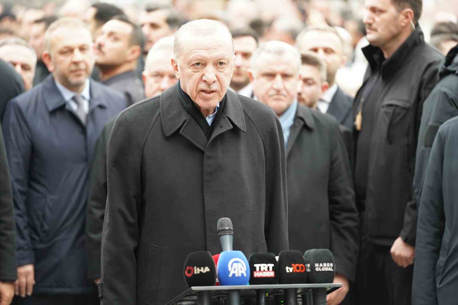 Cumhurbaşkanı Erdoğan: "Siyonist İsrail malum yüzlerce, binlerce insanı katletti; İnşallah bunun bedelini de ödeyeceğinden hiç şüphem yok"
