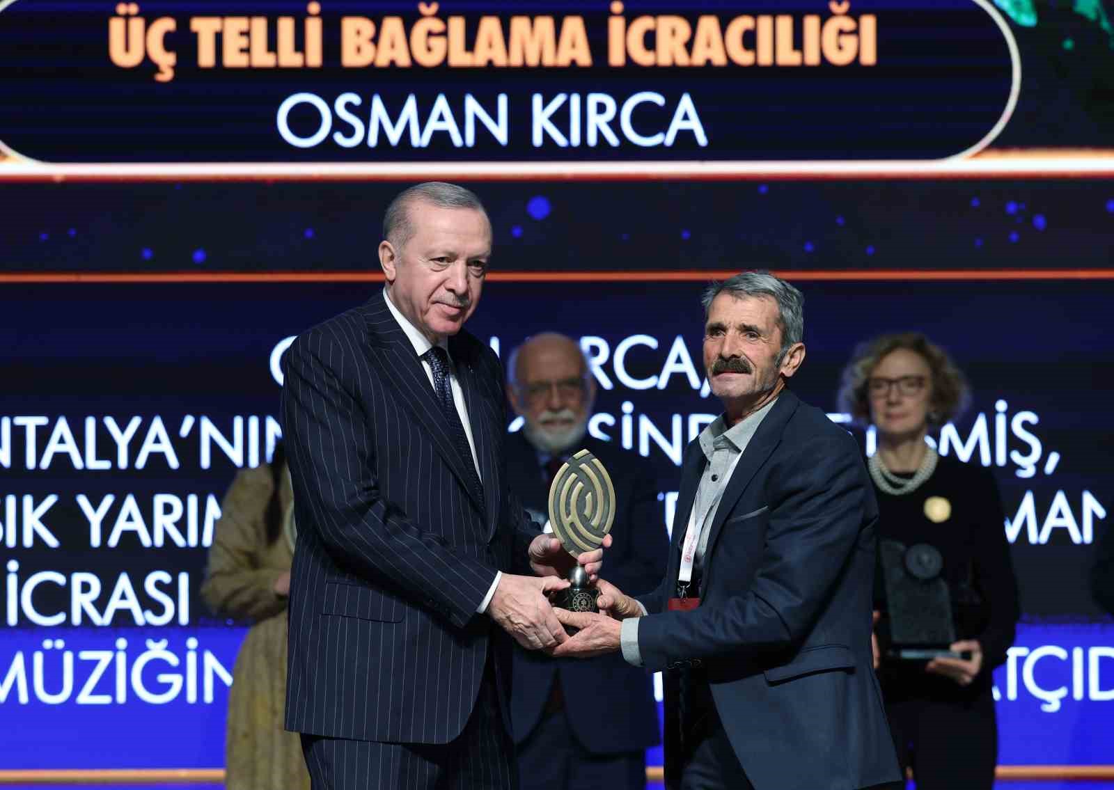 Cumhurbaşkanı Erdoğan: "Son 23 yılda yurt dışına kaçırılan 13 bin 448 eserin ülkemize iadesini sağladık"
