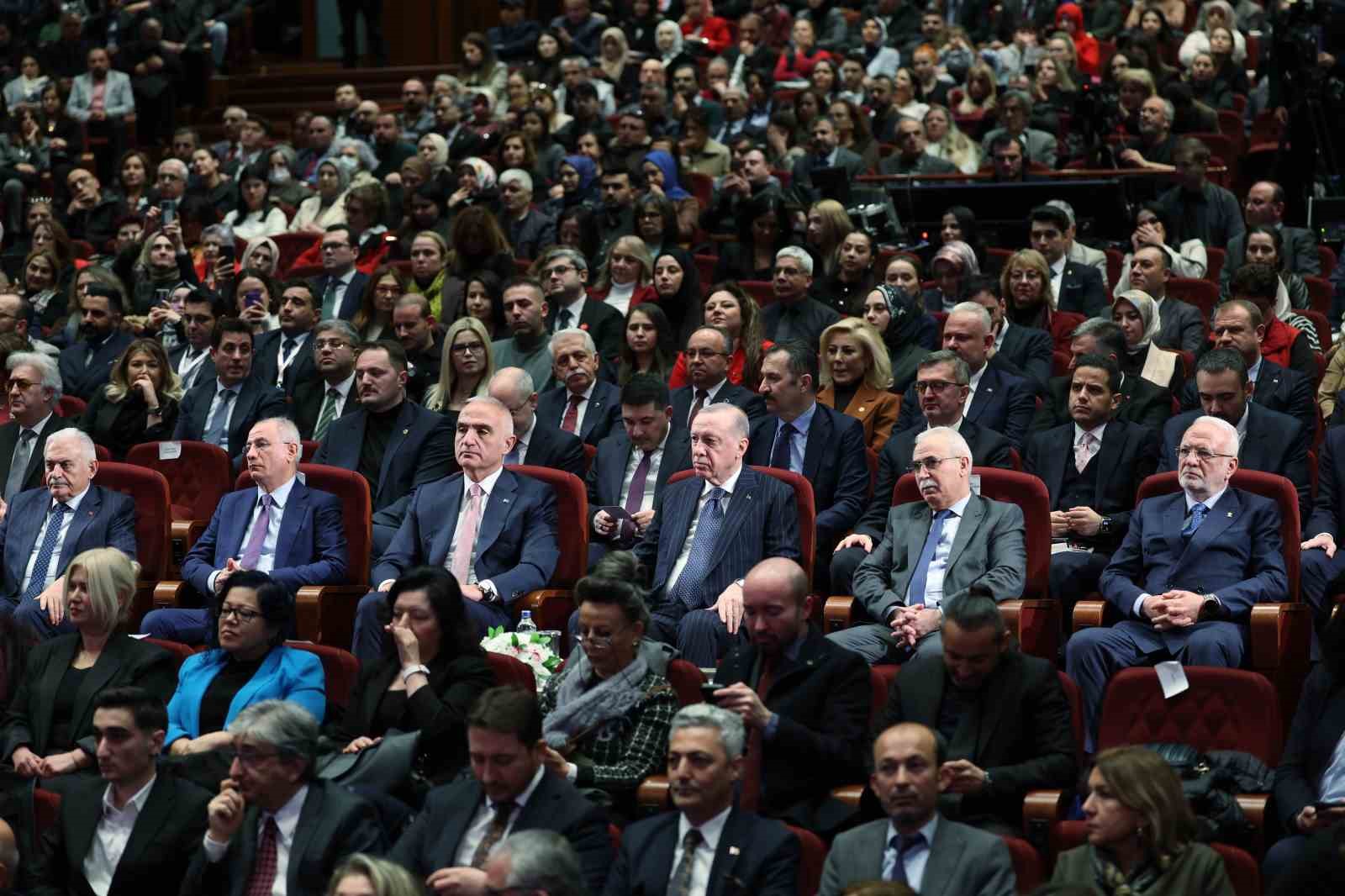 Cumhurbaşkanı Erdoğan: "Son 23 yılda yurt dışına kaçırılan 13 bin 448 eserin ülkemize iadesini sağladık"
