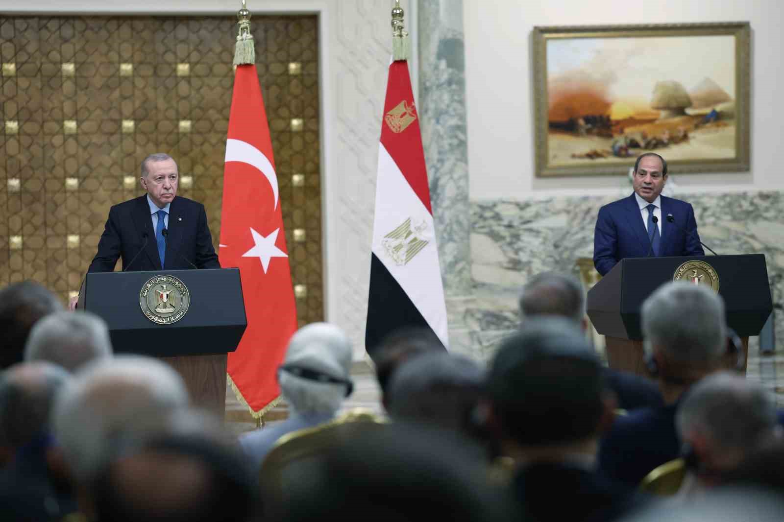 Cumhurbaşkanı Erdoğan: "Toprak bütünlüğü korunmuş, siyasi birliği sağlanmış bir Suriye’nin en büyük kazananı tüm bölgemiz olacaktır"
