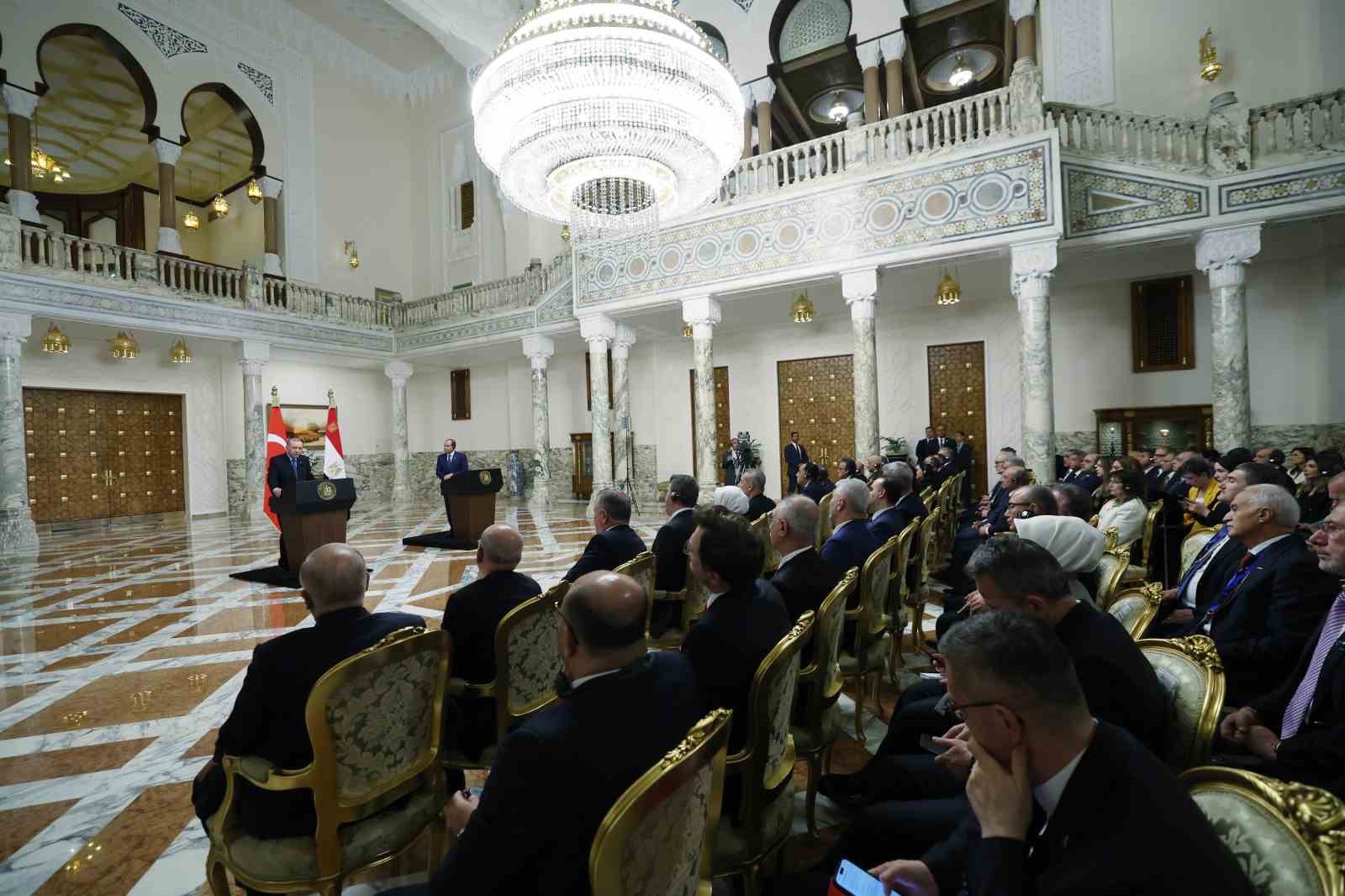 Cumhurbaşkanı Erdoğan: "Toprak bütünlüğü korunmuş, siyasi birliği sağlanmış bir Suriye’nin en büyük kazananı tüm bölgemiz olacaktır"
