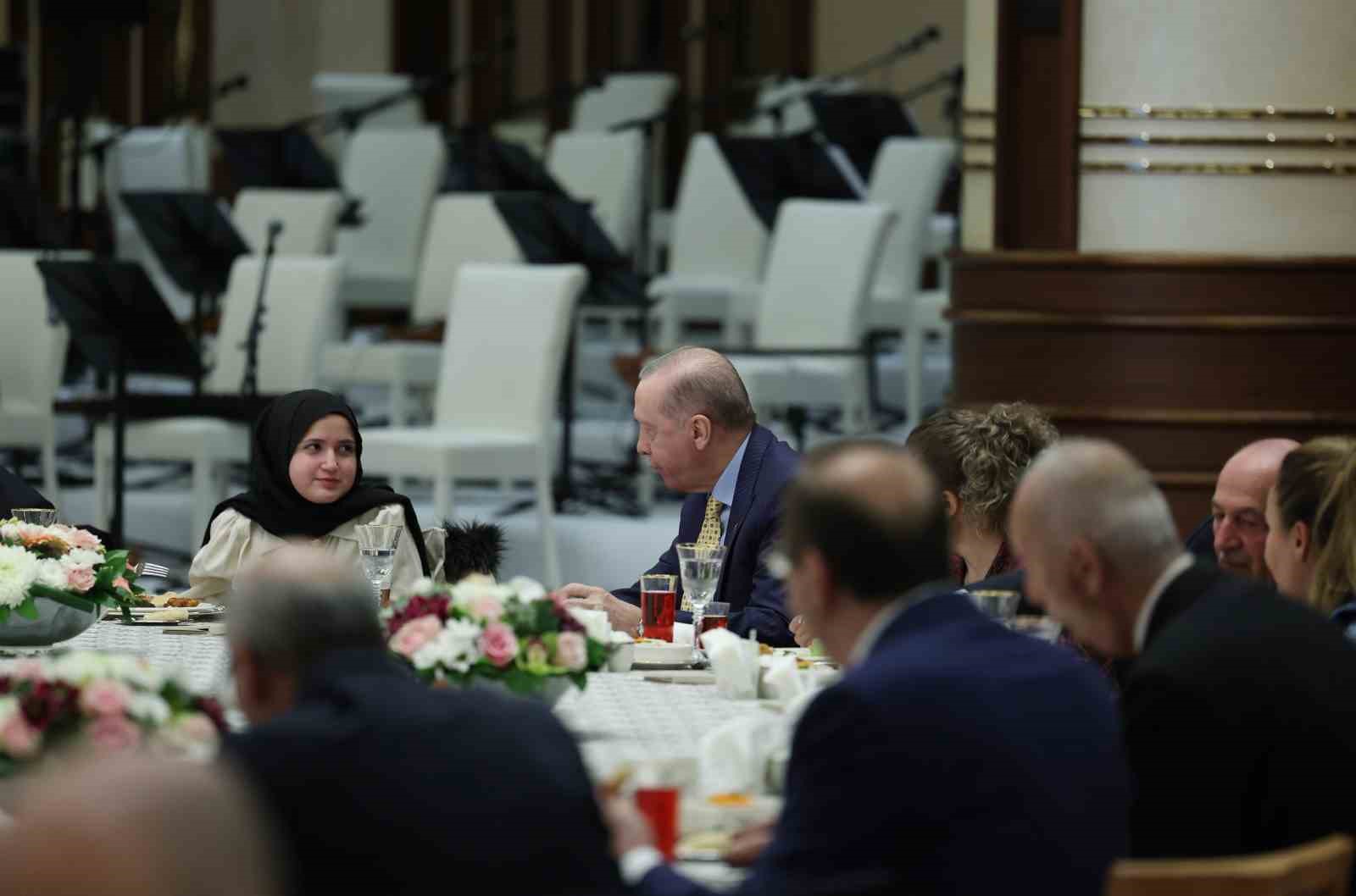 Cumhurbaşkanı Erdoğan: "Türkiye bu bölgesel türbülanstan da başarıyla çıkacaktır"
