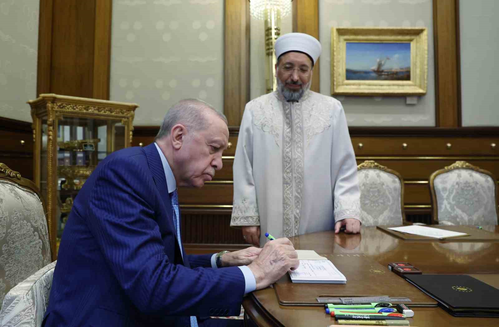 Cumhurbaşkanı Erdoğan, Türkiye Diyanet Vakfına kurban bağışında bulundu
