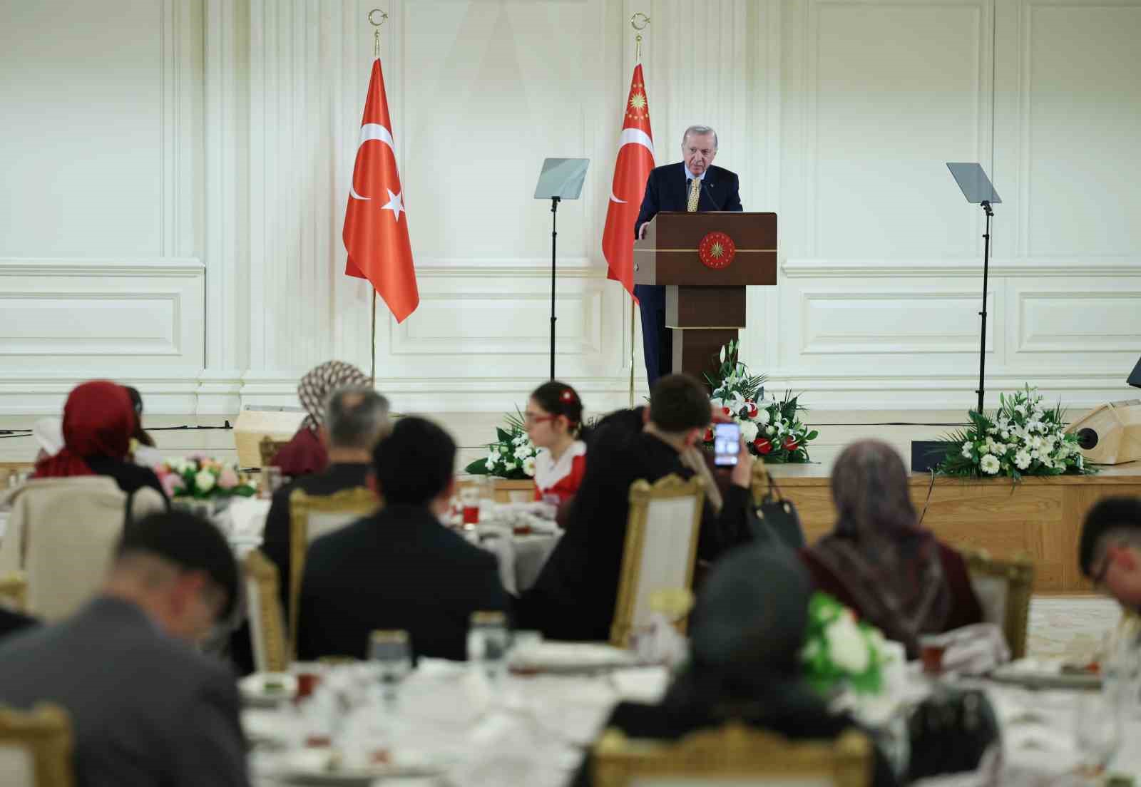 Cumhurbaşkanı Erdoğan: "Türkiye kendi güvenliği için yalnızca sınırları dahilinde değil sınırların ötesinde de her türlü adımı atmaktadır"
