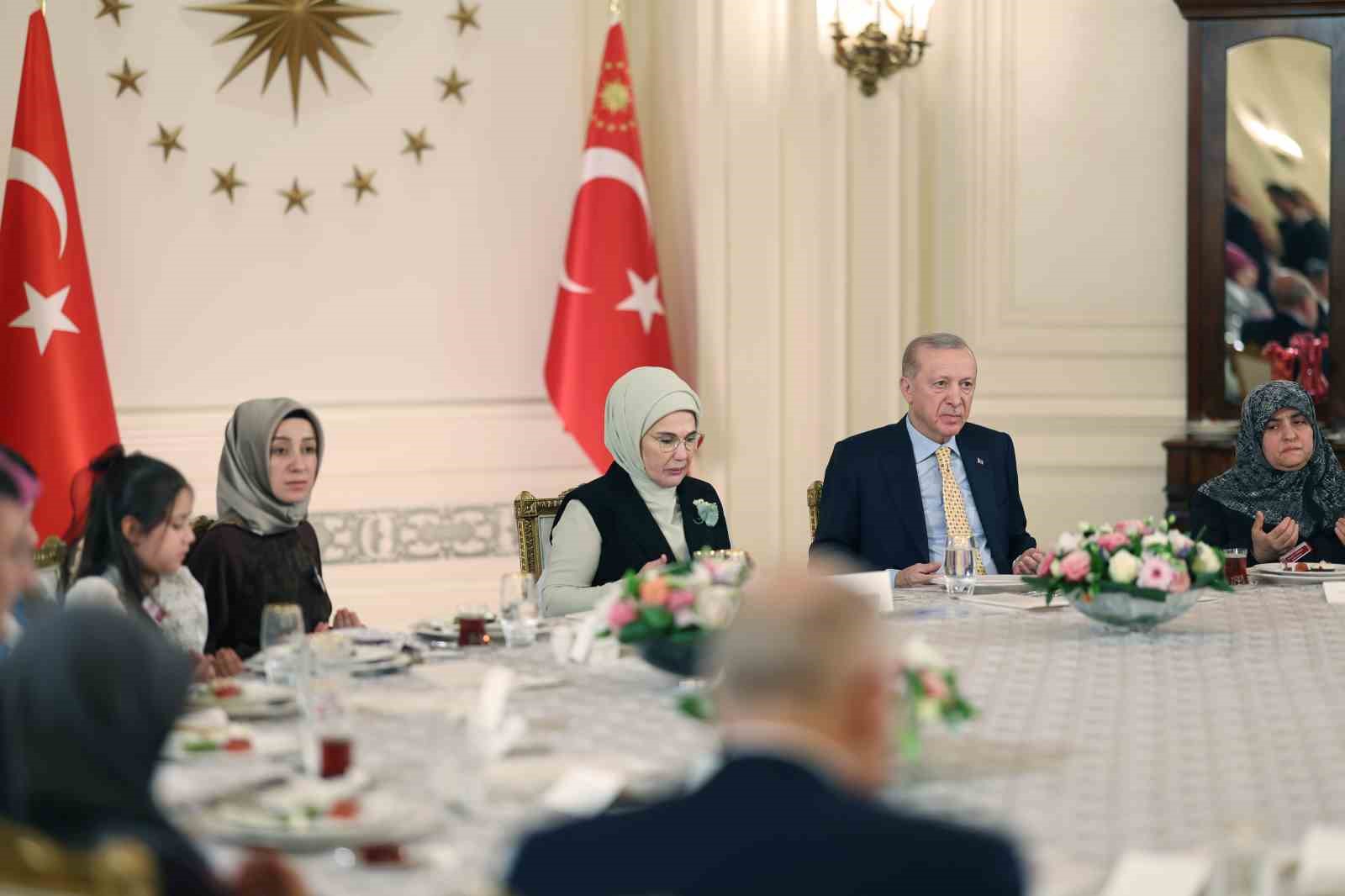 Cumhurbaşkanı Erdoğan: "Türkiye kendi güvenliği için yalnızca sınırları dahilinde değil sınırların ötesinde de her türlü adımı atmaktadır"
