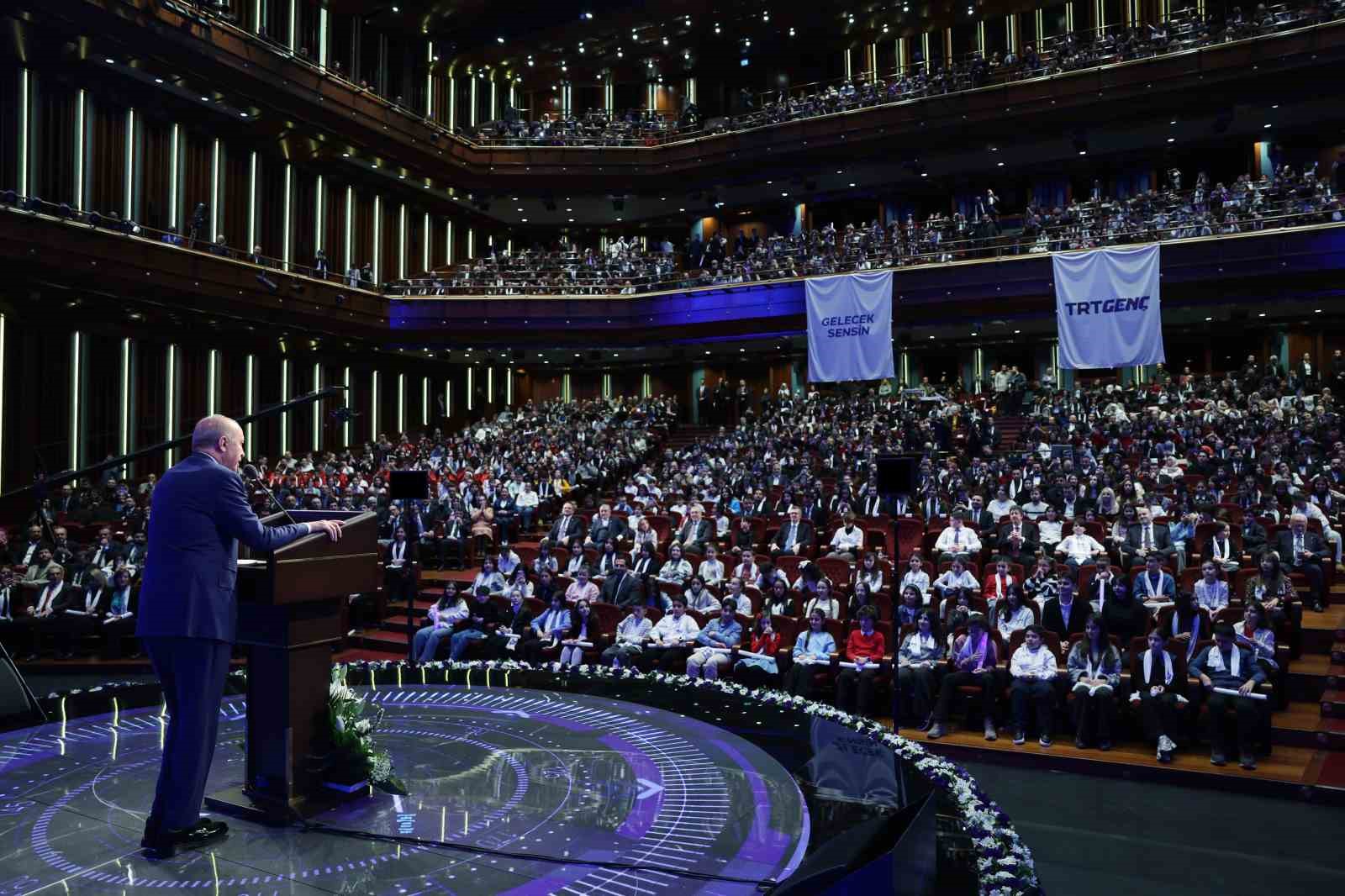 Cumhurbaşkanı Erdoğan: "Türkiye’nin başkentinde yaşayan milyonlarca vatandaşımız kışın ortasında haftalarca susuzluğa mahkum edildi"

