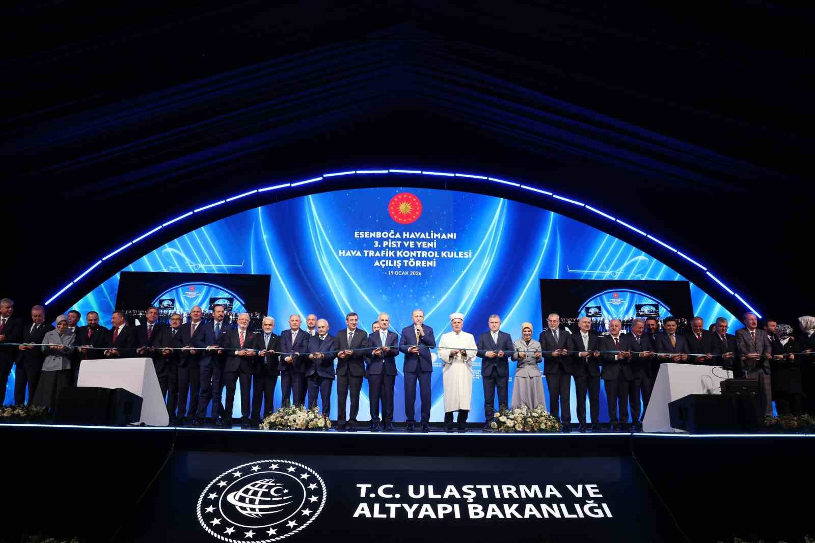 Cumhurbaşkanı Erdoğan: "Türkiye’yi dünyanın en geniş uçuş alanına sahip ülkelerinden biri yaptık"
