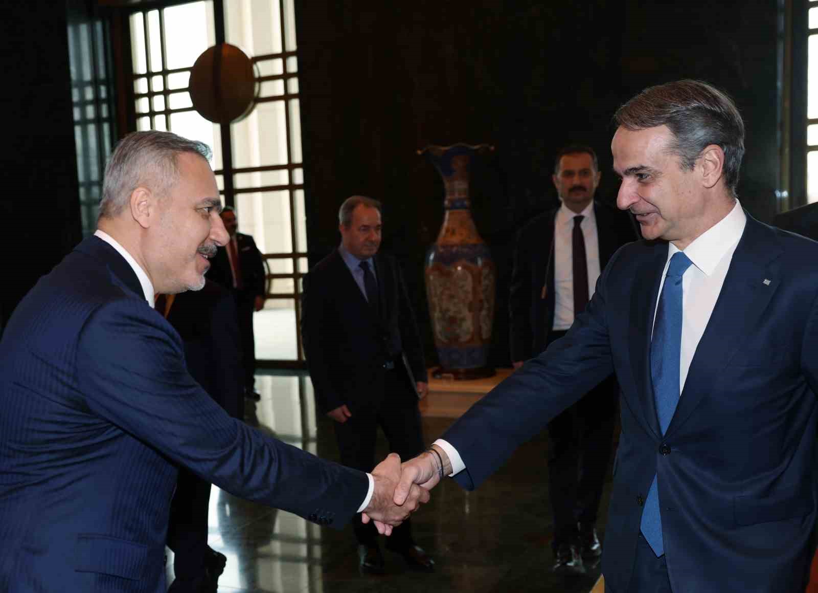 Cumhurbaşkanı Erdoğan, Yunanistan Başbakanı Miçotakis’i kabul etti
