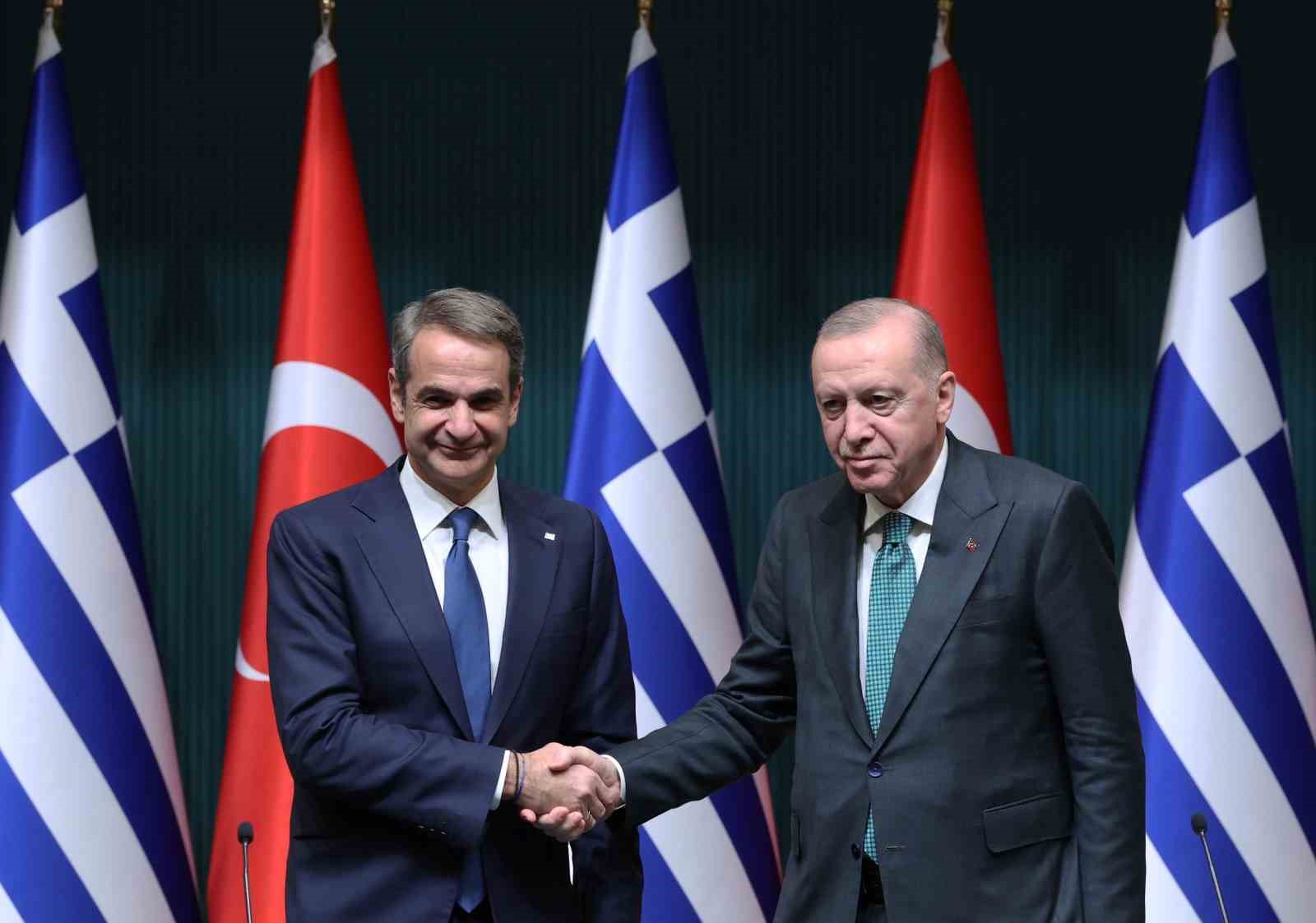 Cumhurbaşkanı Erdoğan: "(Yunanistan) Mevcut meseleler çetrefil olmakla birlikte uluslararası hukuk temelinde çözümsüzde değildir"
