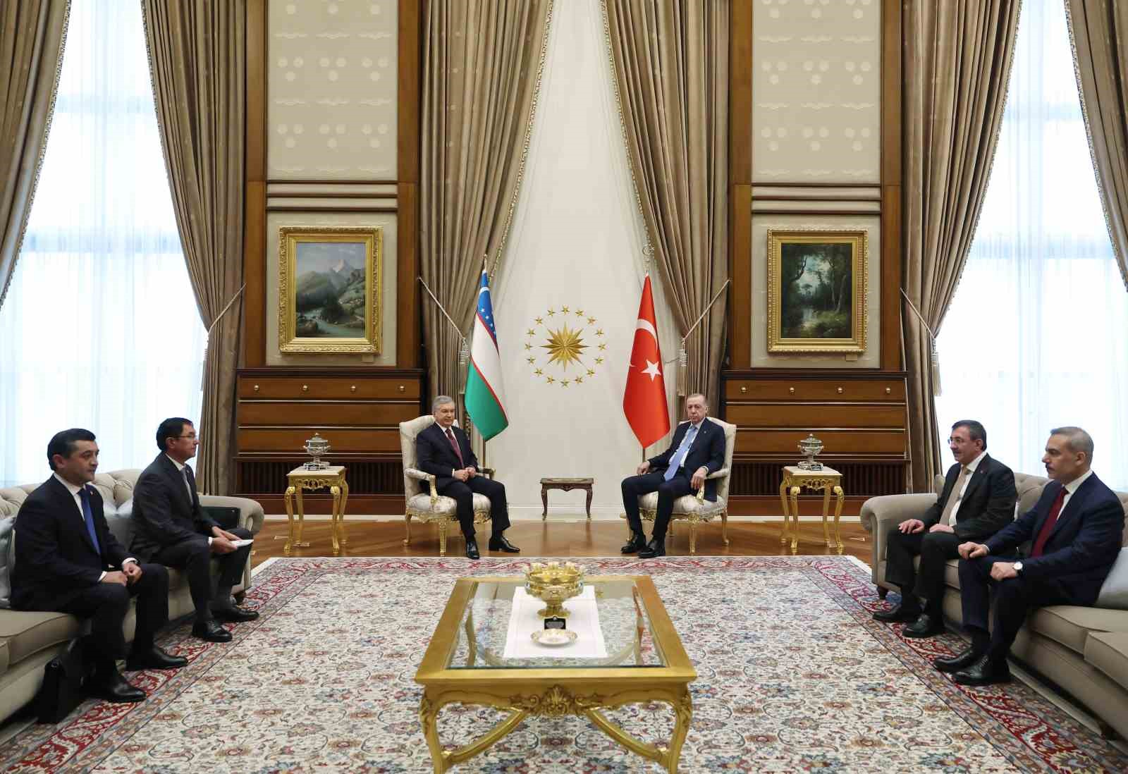 Cumhurbaşkanı Erdoğan: "Yürek yüreğe verdiğimiz müddetçe bulunduğumuz asra Türk dünyasının mührünü vuracağımızdan eminiz"
