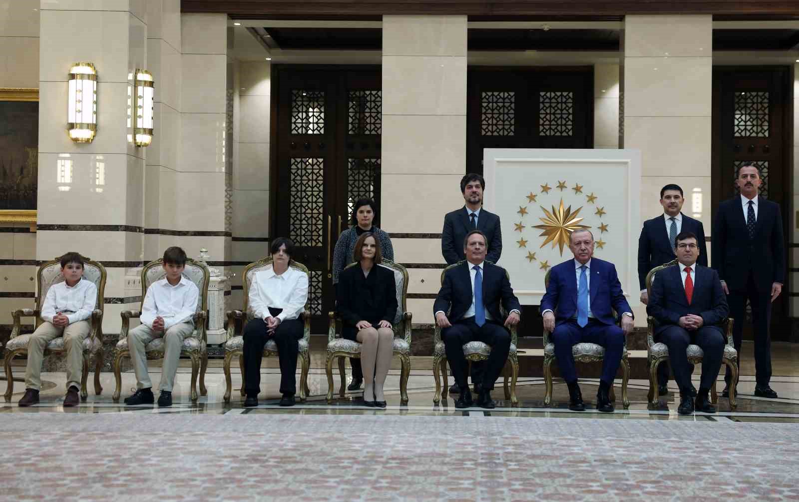 Cumhurbaşkanı Erdoğan’a 3 ülkenin büyükelçisinden güven mektubu
