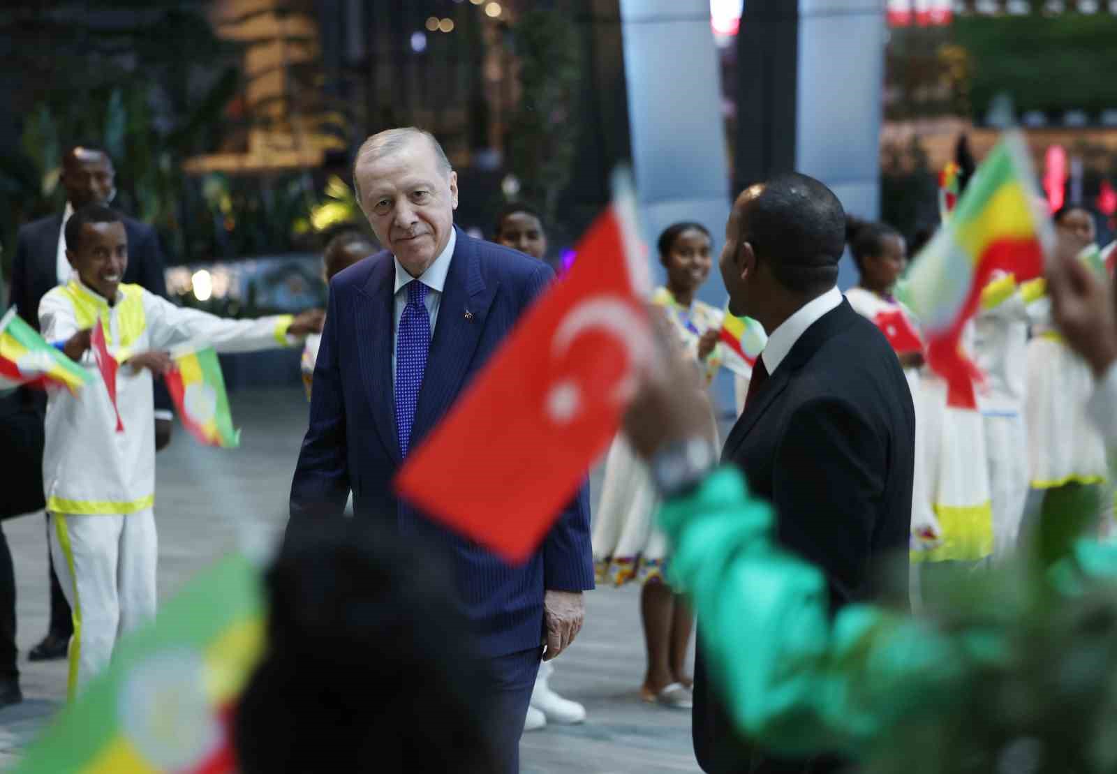 Cumhurbaşkanı Erdoğan’a Etiyopyalı çocuklardan coşkulu karşılama
