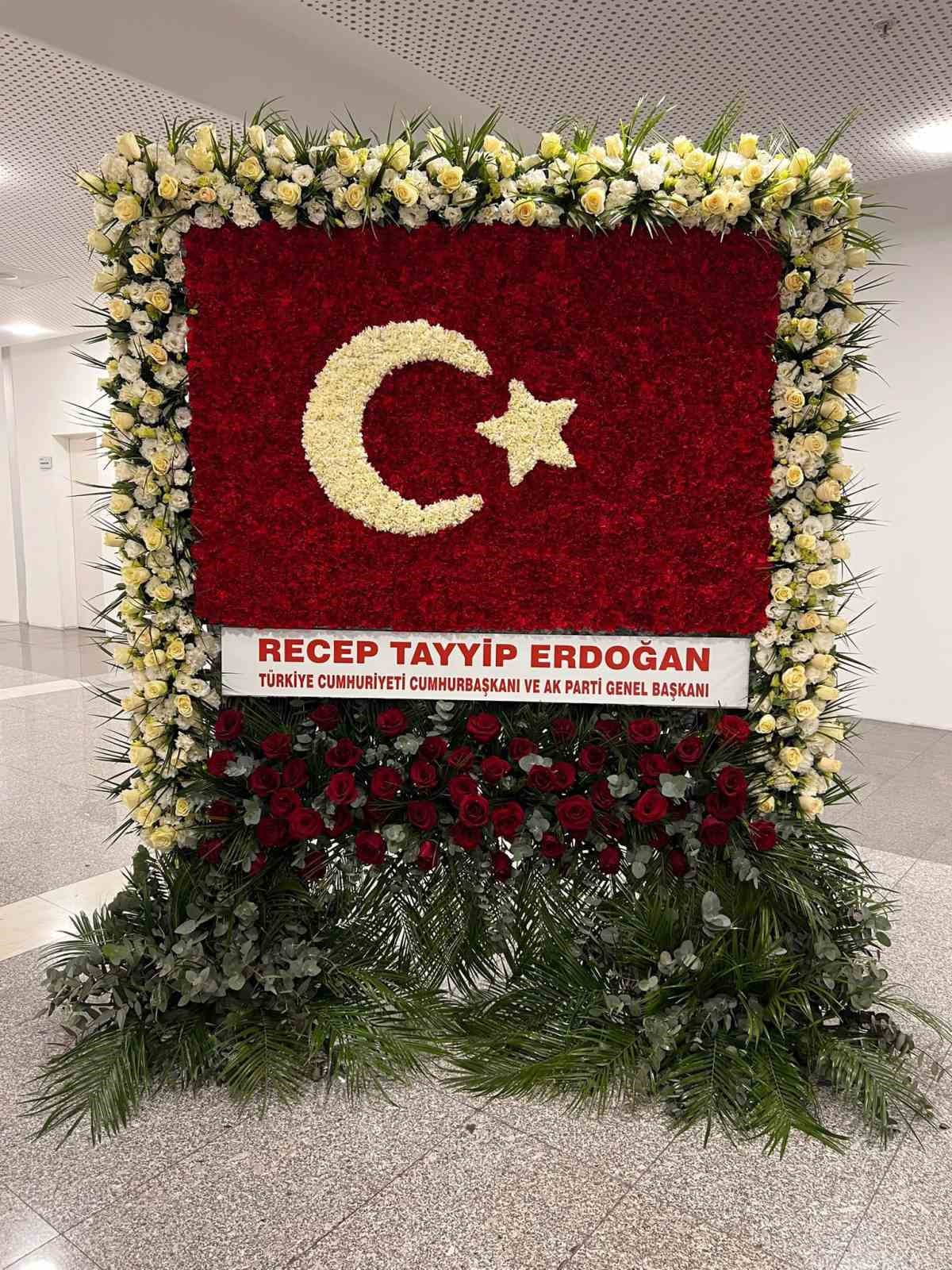 Cumhurbaşkanı Erdoğan’dan Bahçeli’ye 57 gülün yer aldığı tebrik çiçeği
