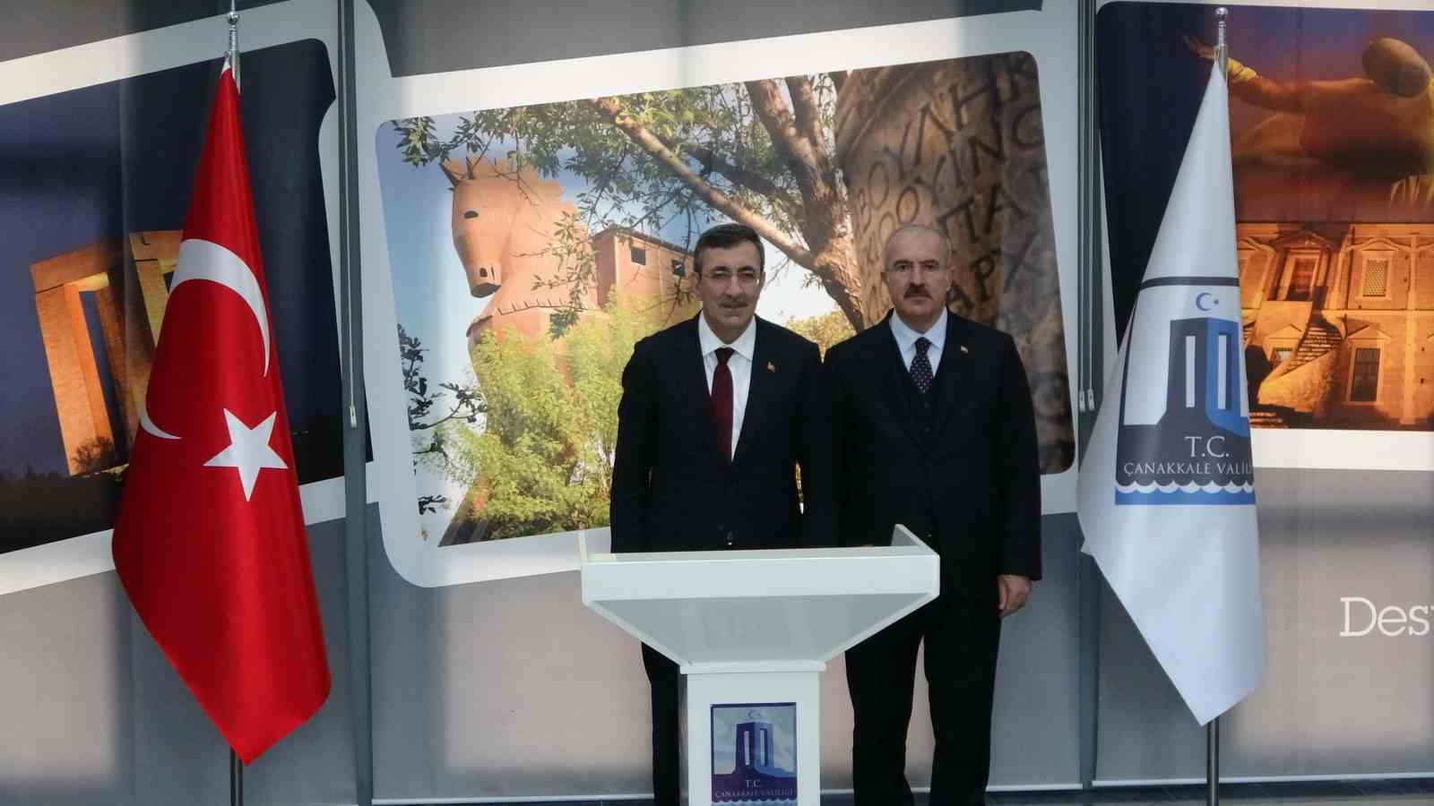 Cumhurbaşkanı Yardımcısı Cevdet Yılmaz, Çanakkale Valiliğini ziyaret etti
