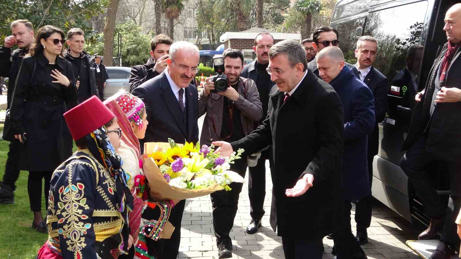 Cumhurbaşkanı Yardımcısı Cevdet Yılmaz, Çanakkale Valiliğini ziyaret etti
