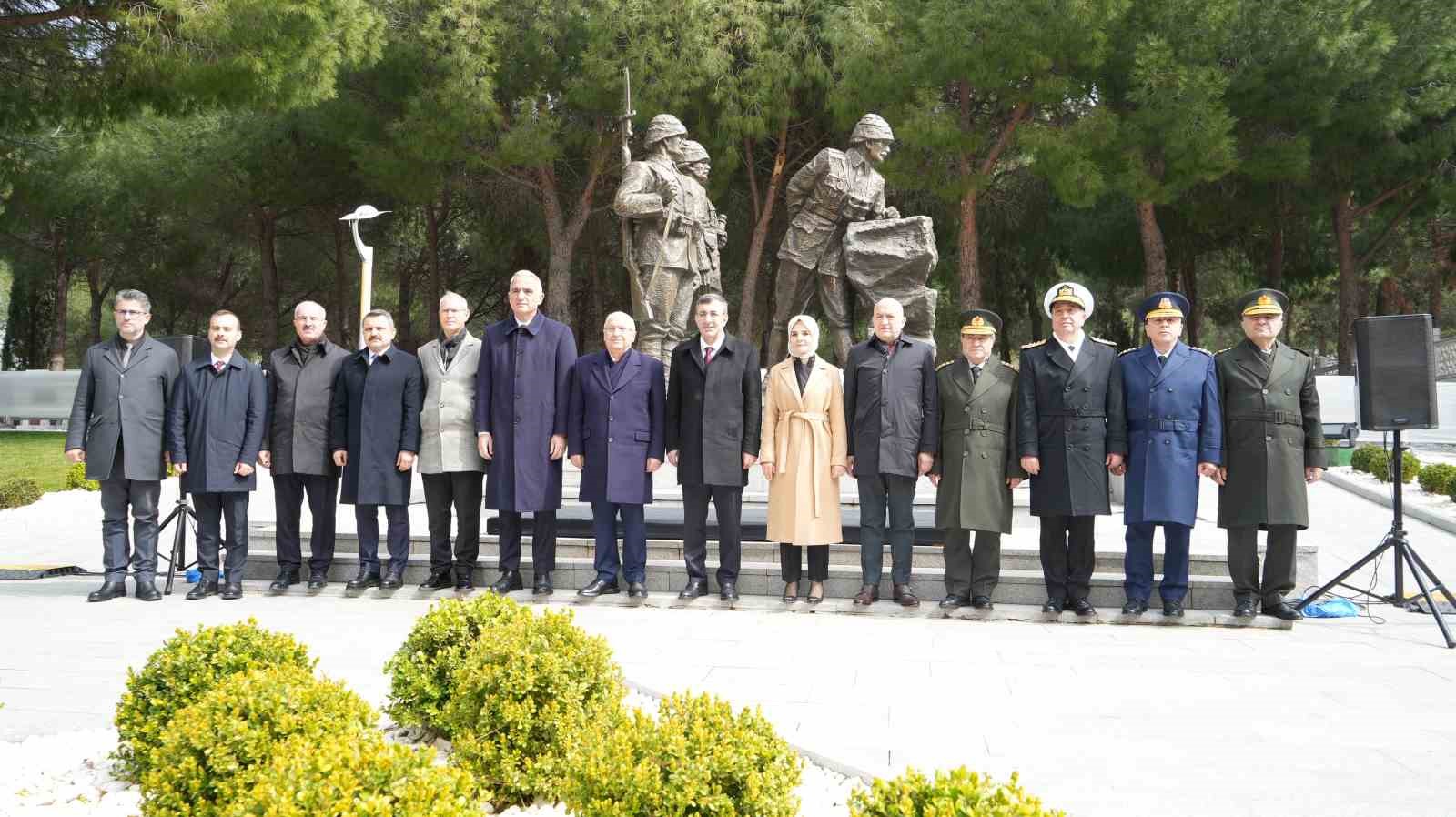 Cumhurbaşkanı Yardımcısı Yılmaz: "Azimle inşa ettiğimiz Türkiye Yüzyılı’nın da en sağlam dayanağı Çanakkale ruhudur"
