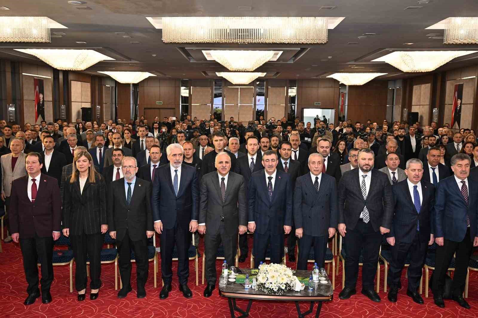 Cumhurbaşkanı Yardımcısı Yılmaz: "Coğrafyamızın da avantajlarını kullanarak lojistikte çeşitlendirme, alternatifleri geliştirme stratejisi izliyoruz"
