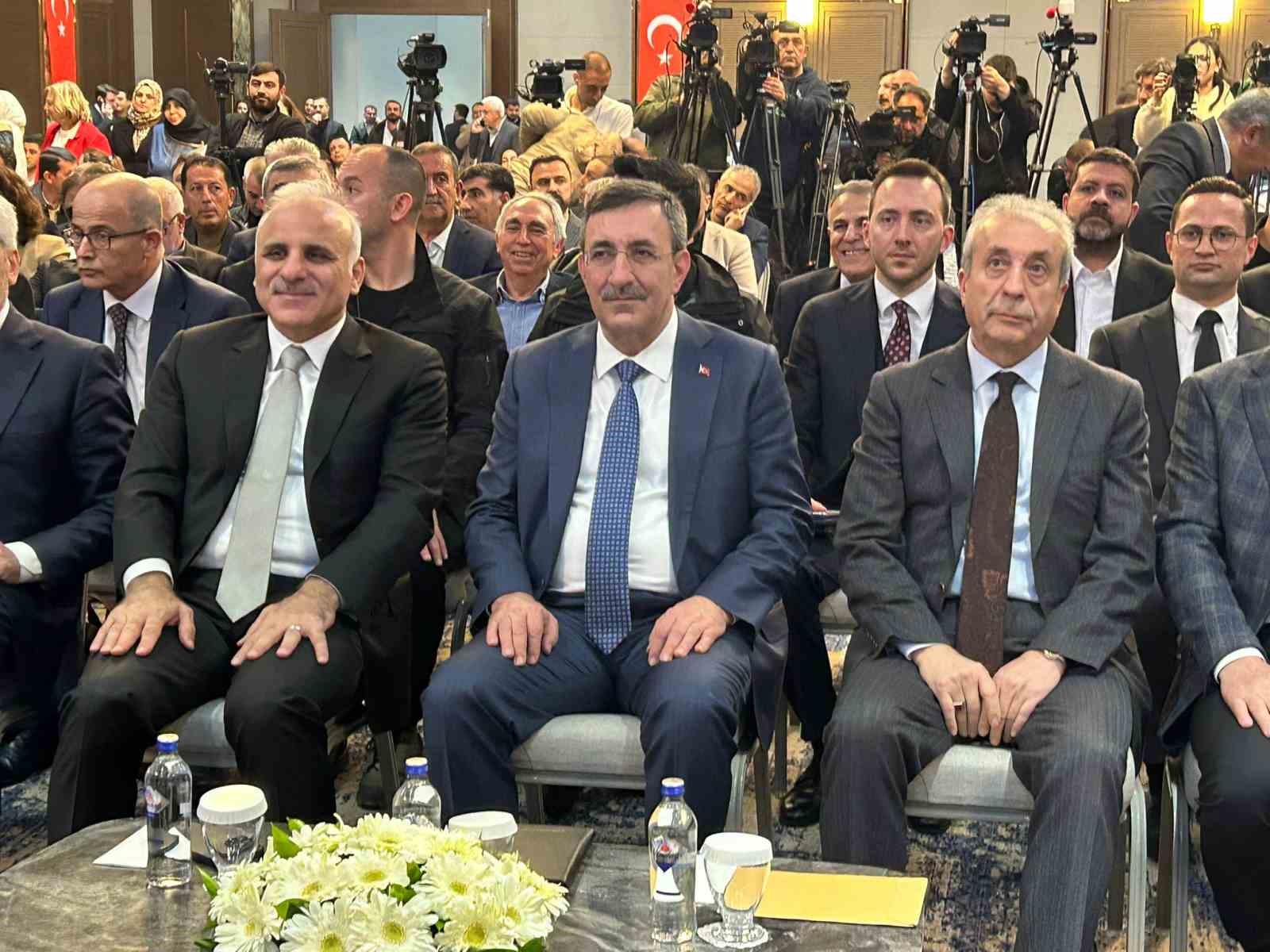 Cumhurbaşkanı Yardımcısı Yılmaz: ’’Herkesin diline, üslubuna, yaklaşımına çok dikkat etmesi gereken bir süreçten geçtiğimizi de ifade etmek istiyorum’’
