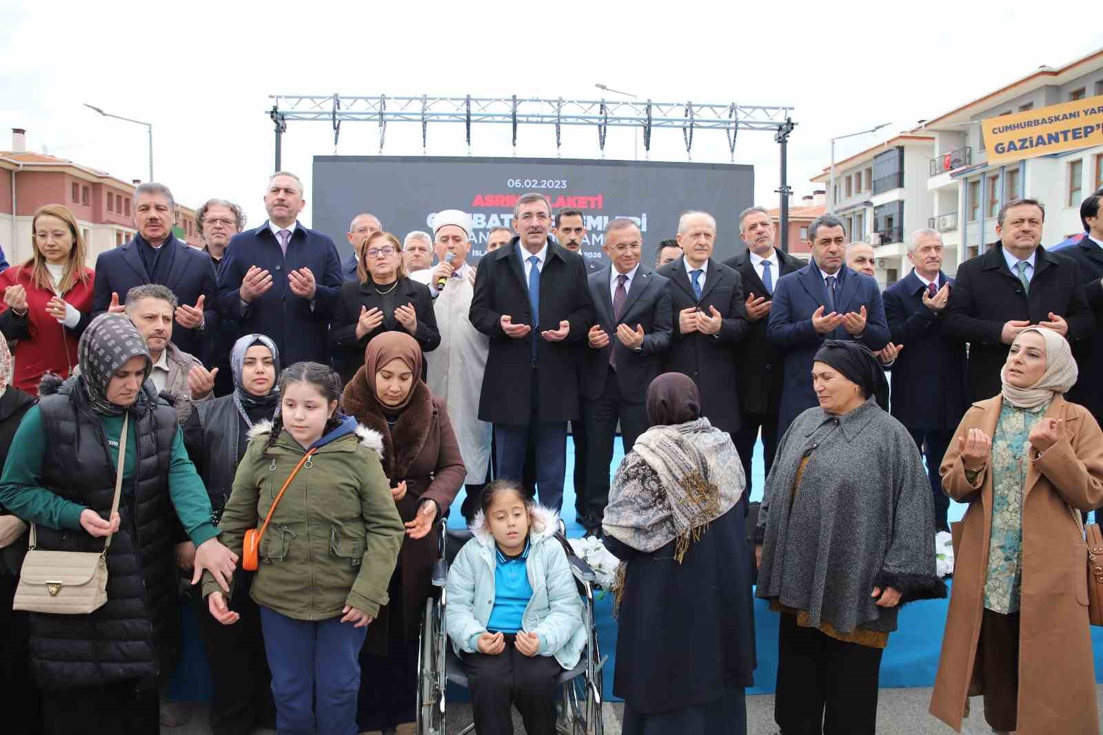 Cumhurbaşkanı Yardımcısı Yılmaz: "Merkezi bütçeden deprem harcamalarına yaklaşık 90 milyar dolarlık kaynak ayırdık"
