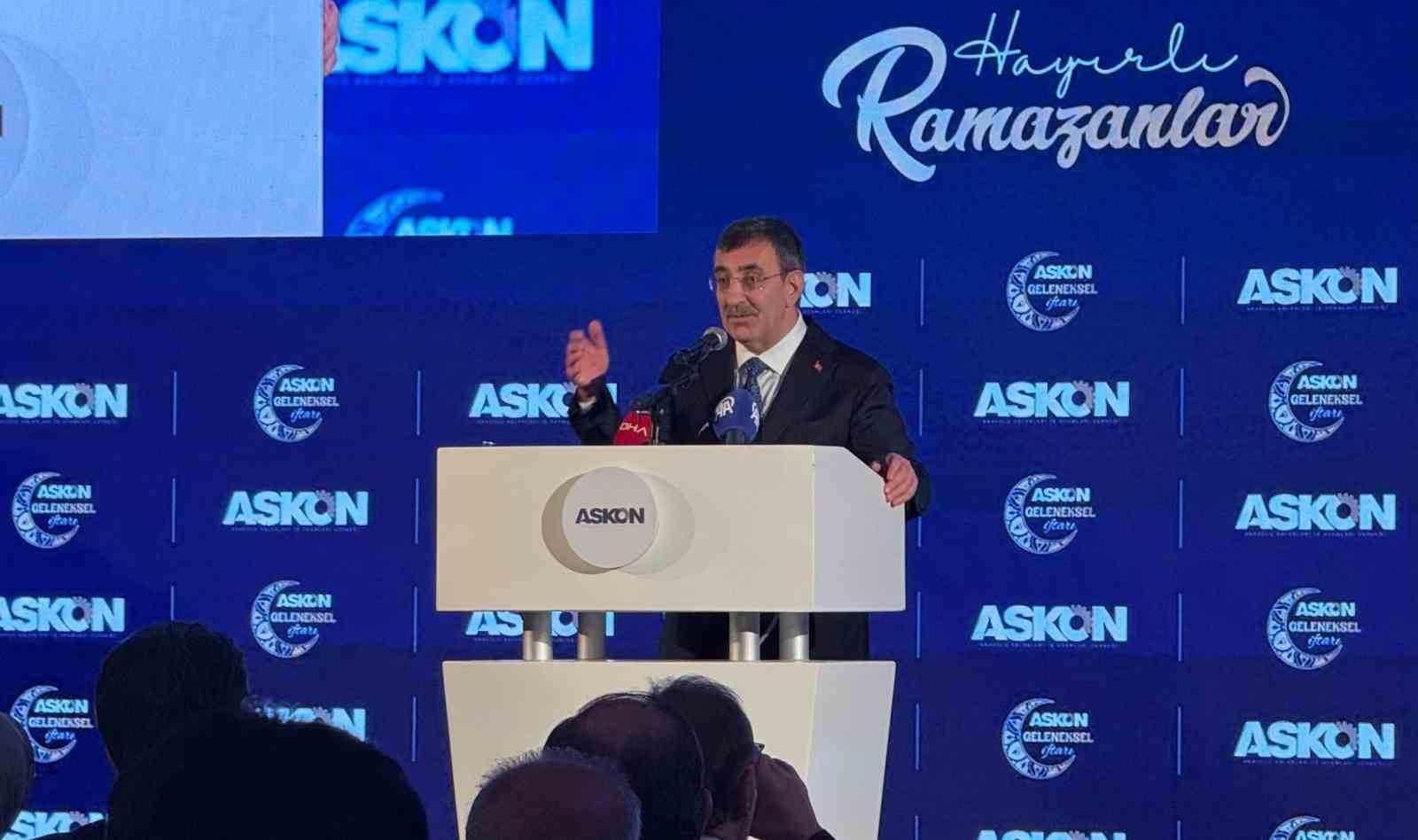 Cumhurbaşkanı Yardımcısı Yılmaz: "Önceliğimiz enflasyonu düşürmek ve makrofinansal istikrarımızı pekiştirmek"
Cumhurbaşkanı Yardımcısı Yılmaz: "Önceliğimiz enflasyonu düşürmek ve makrofinansal istikrarımızı pekiştirmek"