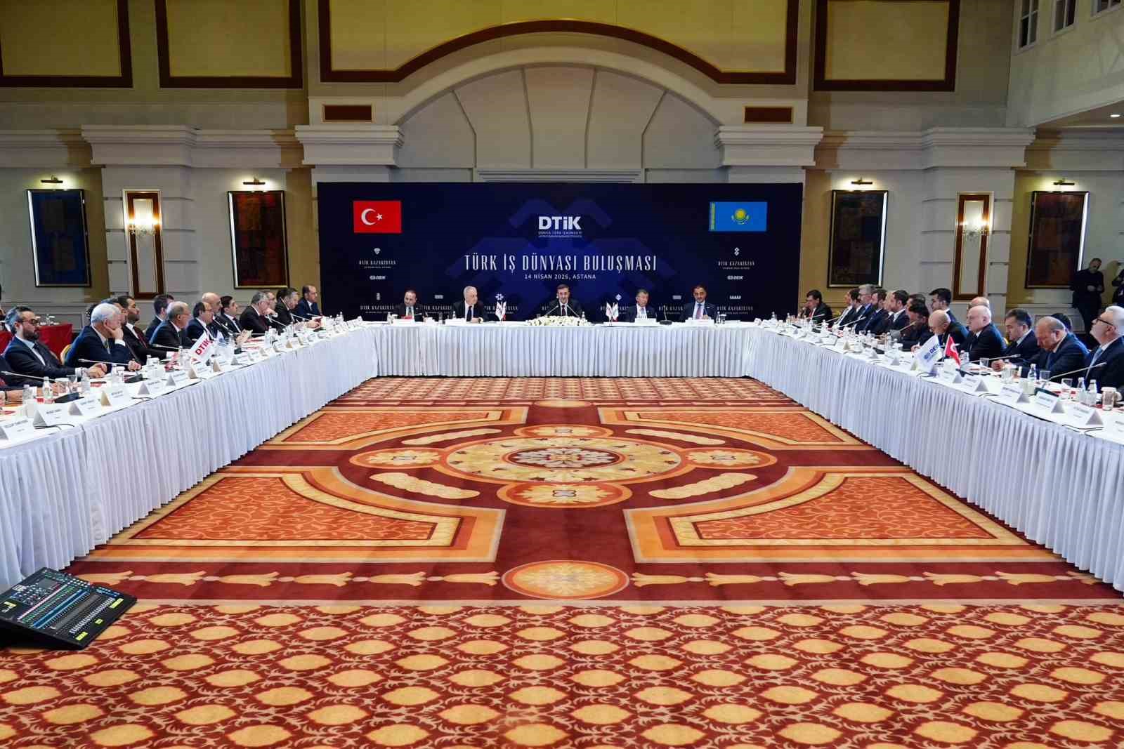 Cumhurbaşkanı Yardımcısı Yılmaz: "Ortak hareket kabiliyeti yüksek bir Türk iş ekosistemi inşa etmemiz gerekiyor"
Cumhurbaşkanı Yardımcısı Yılmaz: "Ortak hareket kabiliyeti yüksek bir Türk iş ekosistemi inşa etmemiz gerekiyor"