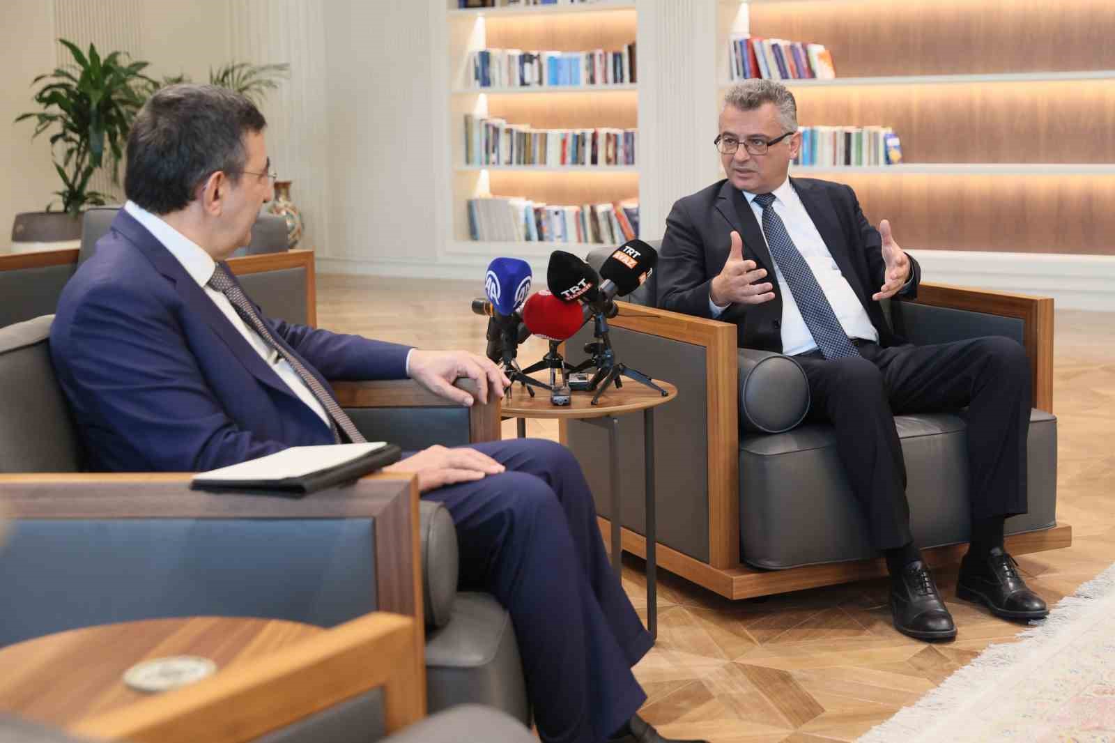 Cumhurbaşkanı Yardımcısı Yılmaz: "Rum tarafının adadaki askeri varlığımıza ilişkin söylemlerini hiçbir şekilde kabul etmiyoruz"
Cumhurbaşkanı Yardımcısı Yılmaz: "Rum tarafının adadaki askeri varlığımıza ilişkin söylemlerini hiçbir şekilde kabul etmiyoruz"