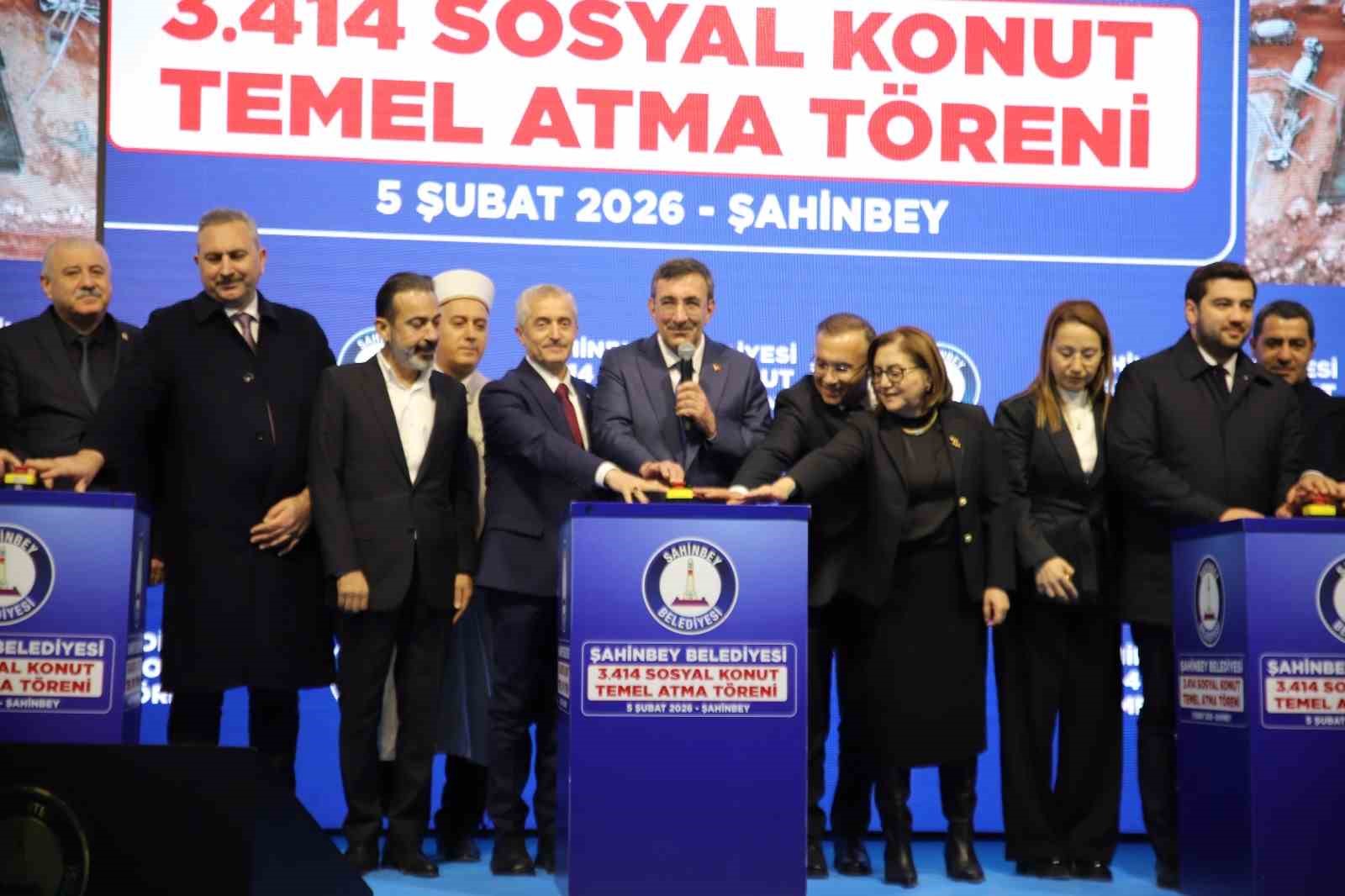 Cumhurbaşkanı Yardımcısı Yılmaz: "Şahinbey Belediyesi’nin yaptığını metropol bir belediye yapamıyor"
