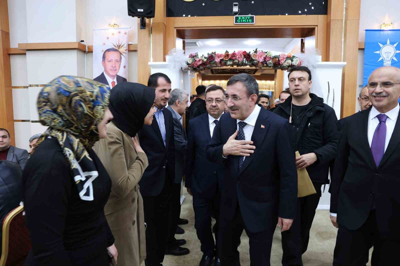 Cumhurbaşkanı Yardımcısı Yılmaz: "Sami Er Başkanımız büyük projelere cesaretle öncülük etmiş"
Cumhurbaşkanı Yardımcısı Yılmaz: "Sami Er Başkanımız büyük projelere cesaretle öncülük etmiş"