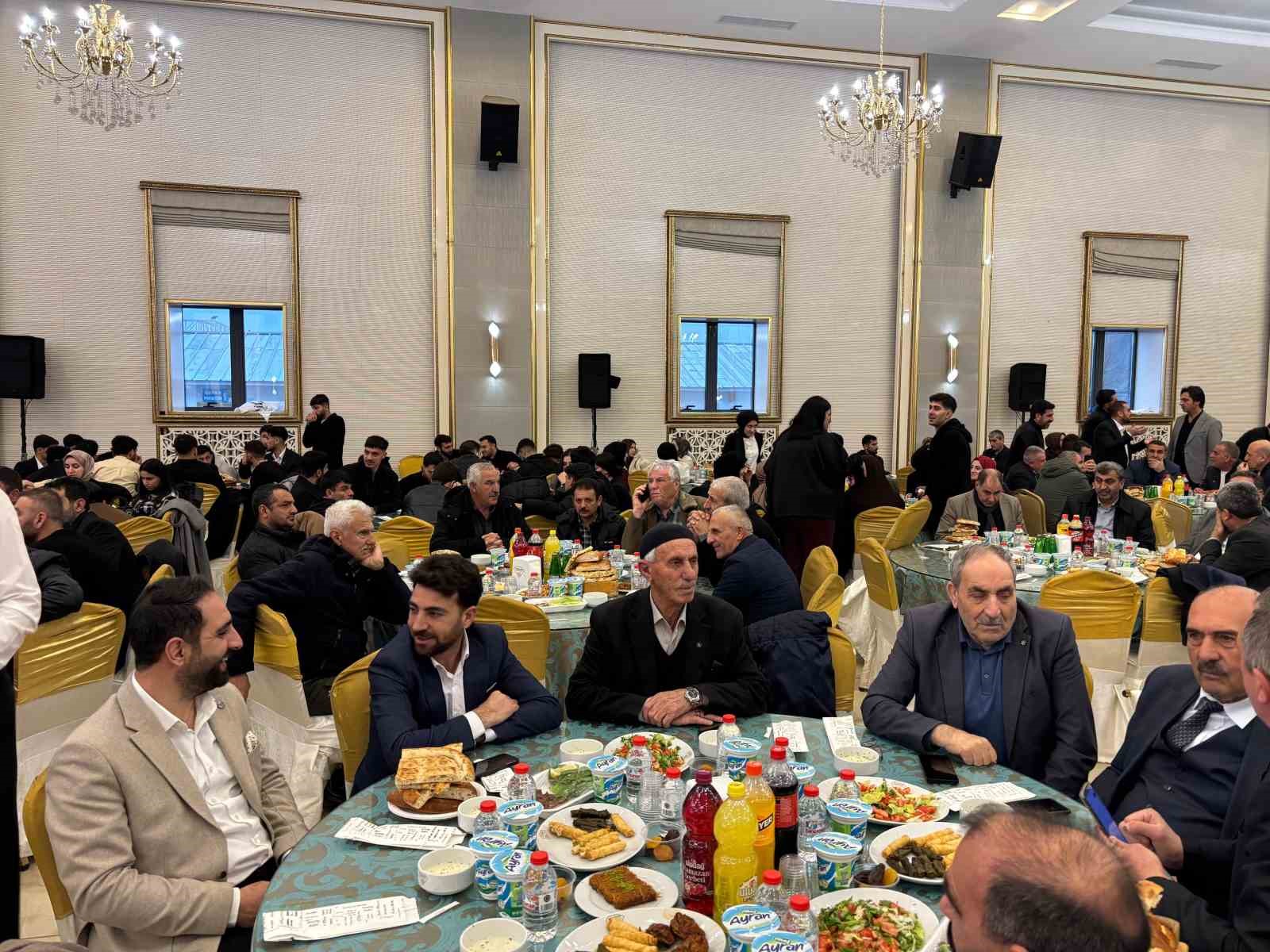 Cumhurbaşkanı Yardımcısı Yılmaz: "Savaşlardan uzaklaşılması yönünde her türlü gayreti sarf ederken bir taraftan da iç cephemizi kuvvetlendirmeliyiz"
