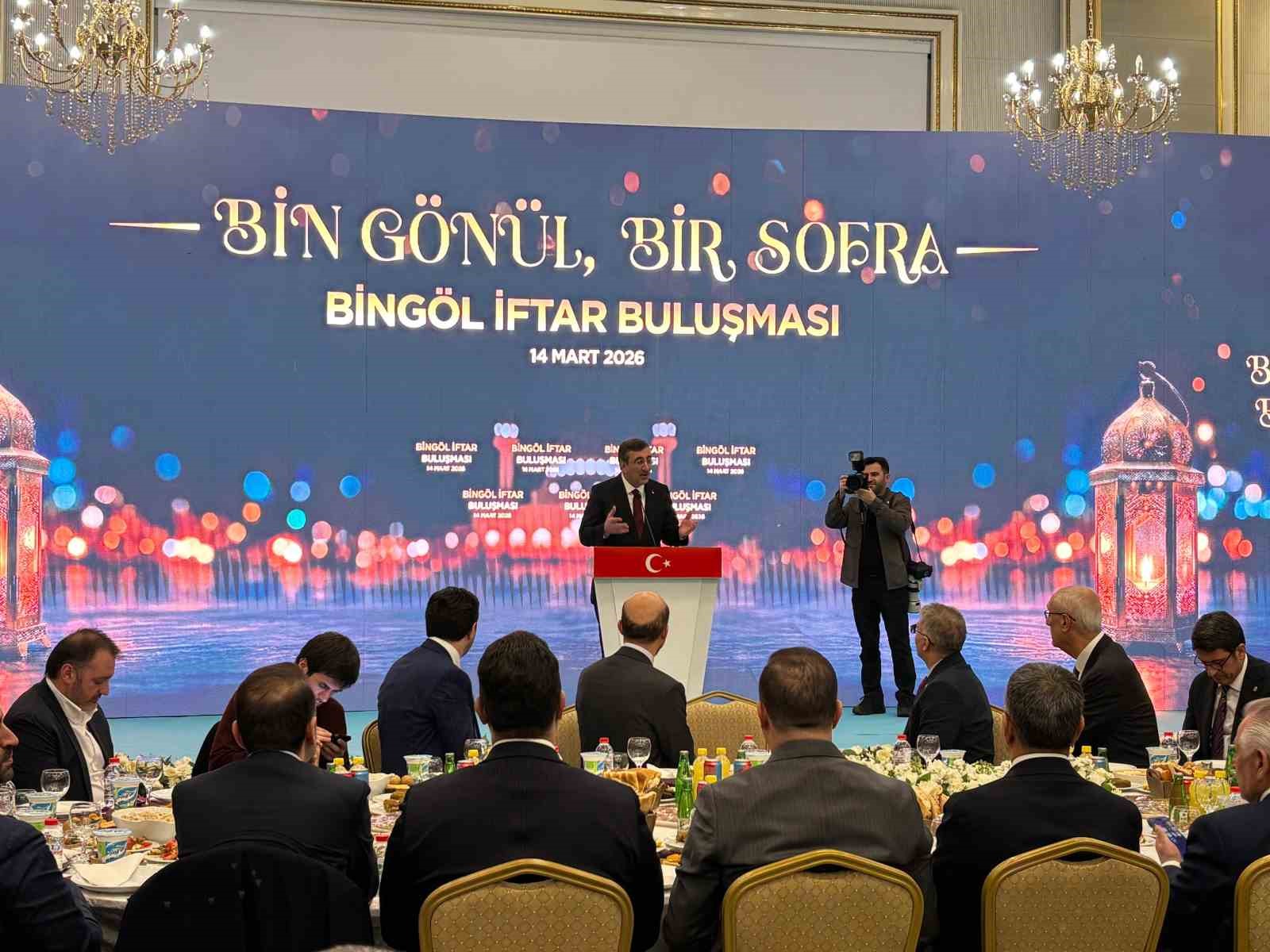 Cumhurbaşkanı Yardımcısı Yılmaz: "Savaşlardan uzaklaşılması yönünde her türlü gayreti sarf ederken bir taraftan da iç cephemizi kuvvetlendirmeliyiz"
