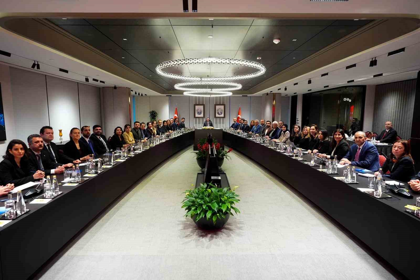 Cumhurbaşkanı Yardımcısı Yılmaz: "Türkiye son 23 yılda büyük bir değişim ve gelişim yaşadı
Cumhurbaşkanı Yardımcısı Yılmaz: "Türkiye son 23 yılda büyük bir değişim ve gelişim yaşadı