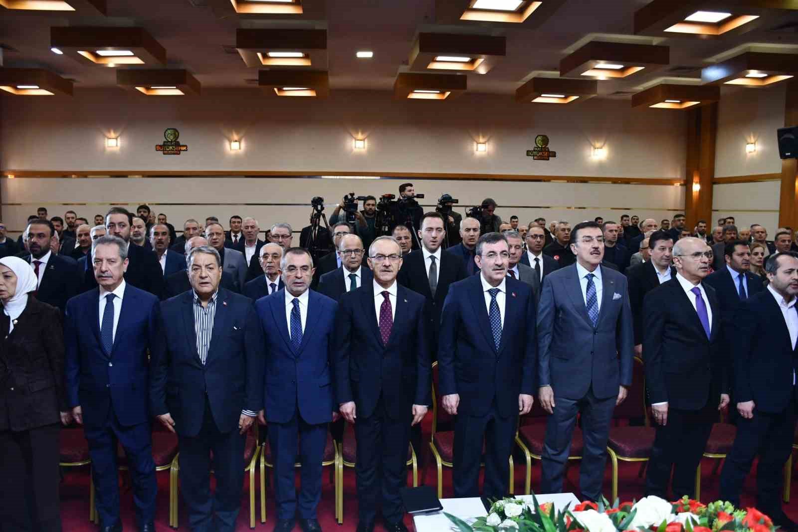 Cumhurbaşkanı Yardımcısı Yılmaz: "Türkiye üretim ihracat ve istihdamda yoluna güçlü şekilde devam ediyor"
Cumhurbaşkanı Yardımcısı Yılmaz: "Türkiye üretim ihracat ve istihdamda yoluna güçlü şekilde devam ediyor"