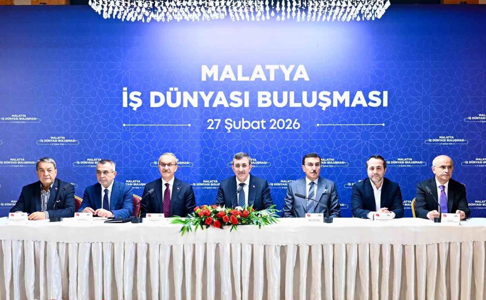 Cumhurbaşkanı Yardımcısı Yılmaz: "Türkiye üretim ihracat ve istihdamda yoluna güçlü şekilde devam ediyor"
Cumhurbaşkanı Yardımcısı Yılmaz: "Türkiye üretim ihracat ve istihdamda yoluna güçlü şekilde devam ediyor"