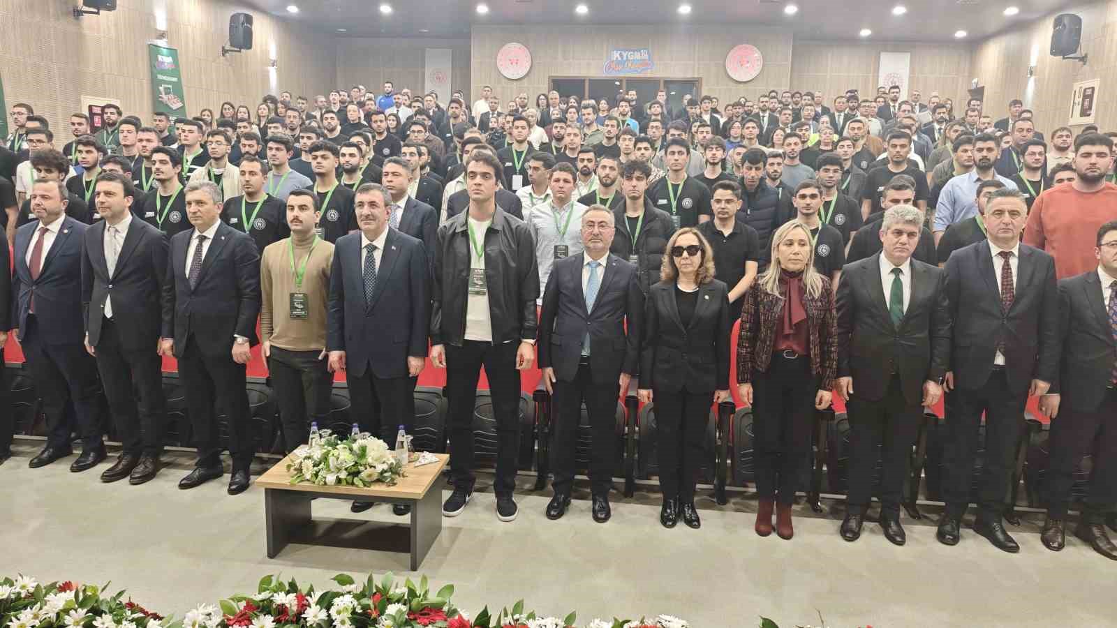 Cumhurbaşkanı Yardımcısı Yılmaz: "Yurtlarımızda 1 milyon kapasiteyi geçmiş durumdayız"
