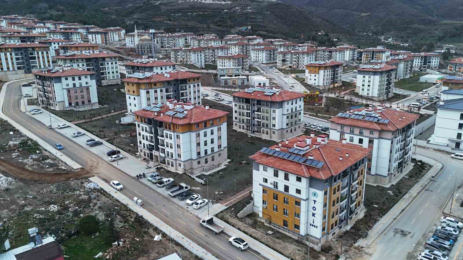 Cumhurbaşkanının açıklandığı deprem konutlarının fiyatları depremzedeleri sevindirdi
