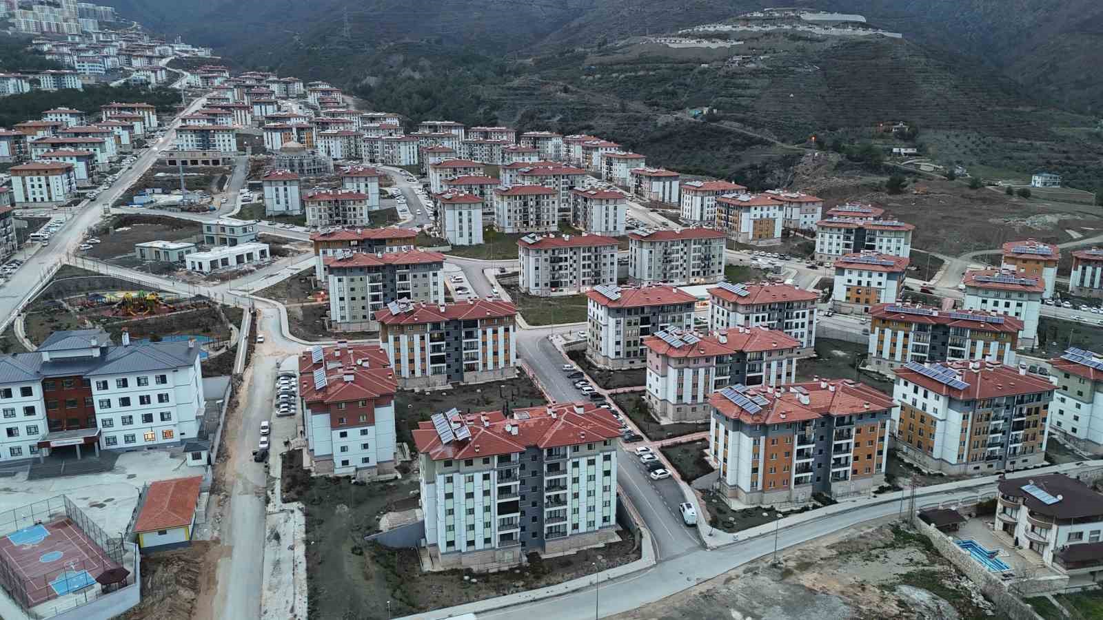 Cumhurbaşkanının açıklandığı deprem konutlarının fiyatları depremzedeleri sevindirdi
