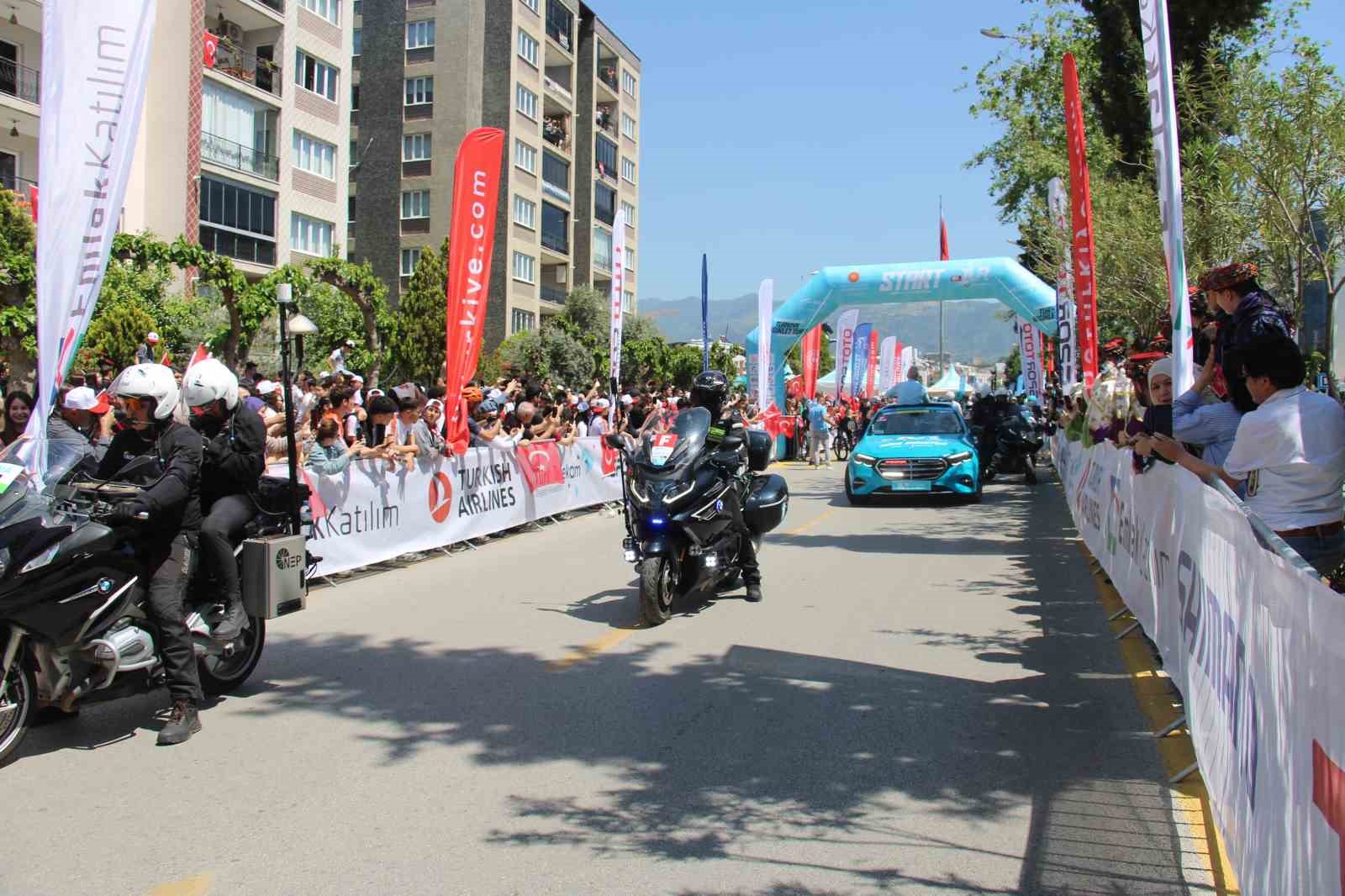 Cumhurbaşkanlığı Bisiklet Turu’nun ikinci etabı, Aydın’dan start aldı
