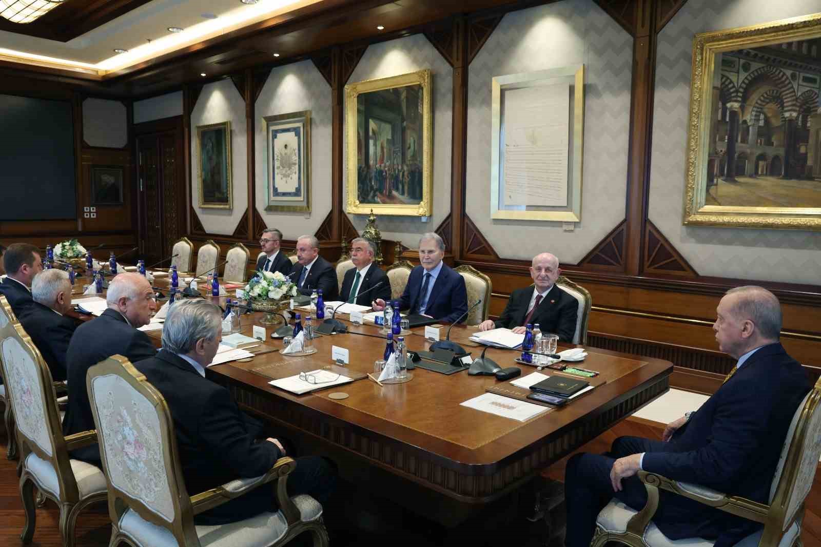 Cumhurbaşkanlığı Yüksek İstişare Kurulu Cumhurbaşkanı Erdoğan başkanlığında toplandı
