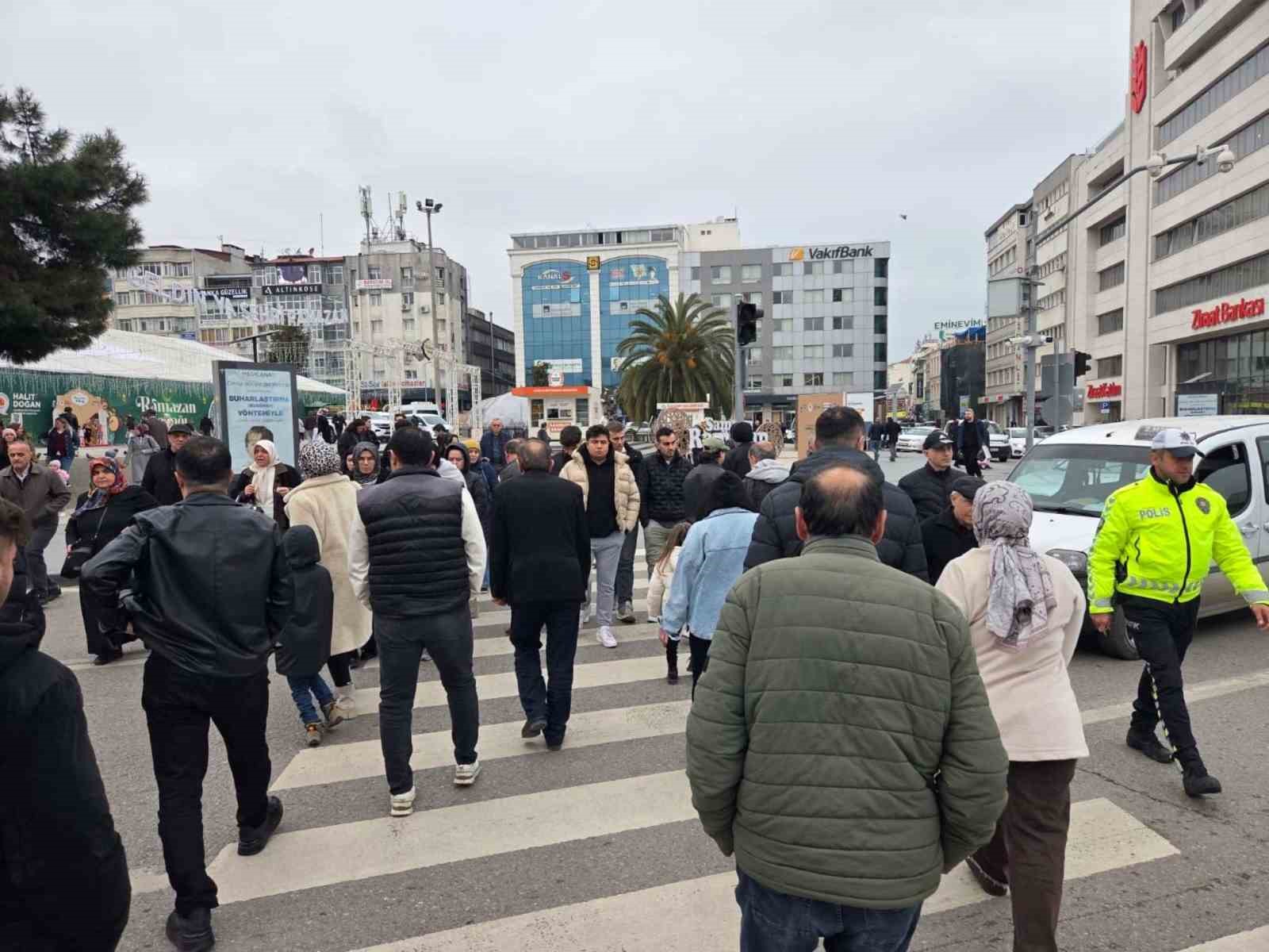 Cumhuriyet Meydanı’nda trafik yoğunluğu
