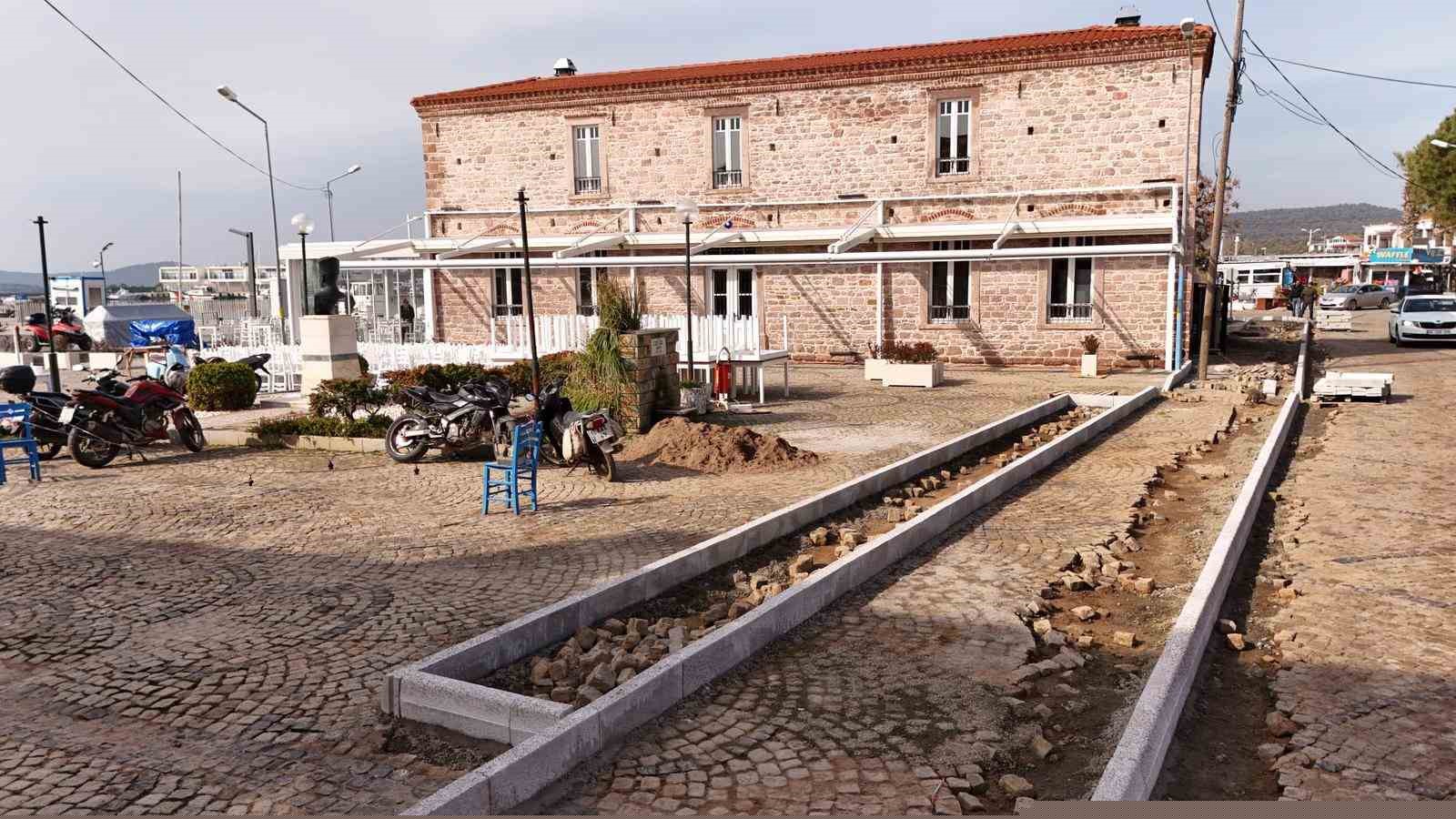 Cunda’da, araç trafiği ve yaya ulaşımına düzenleme
